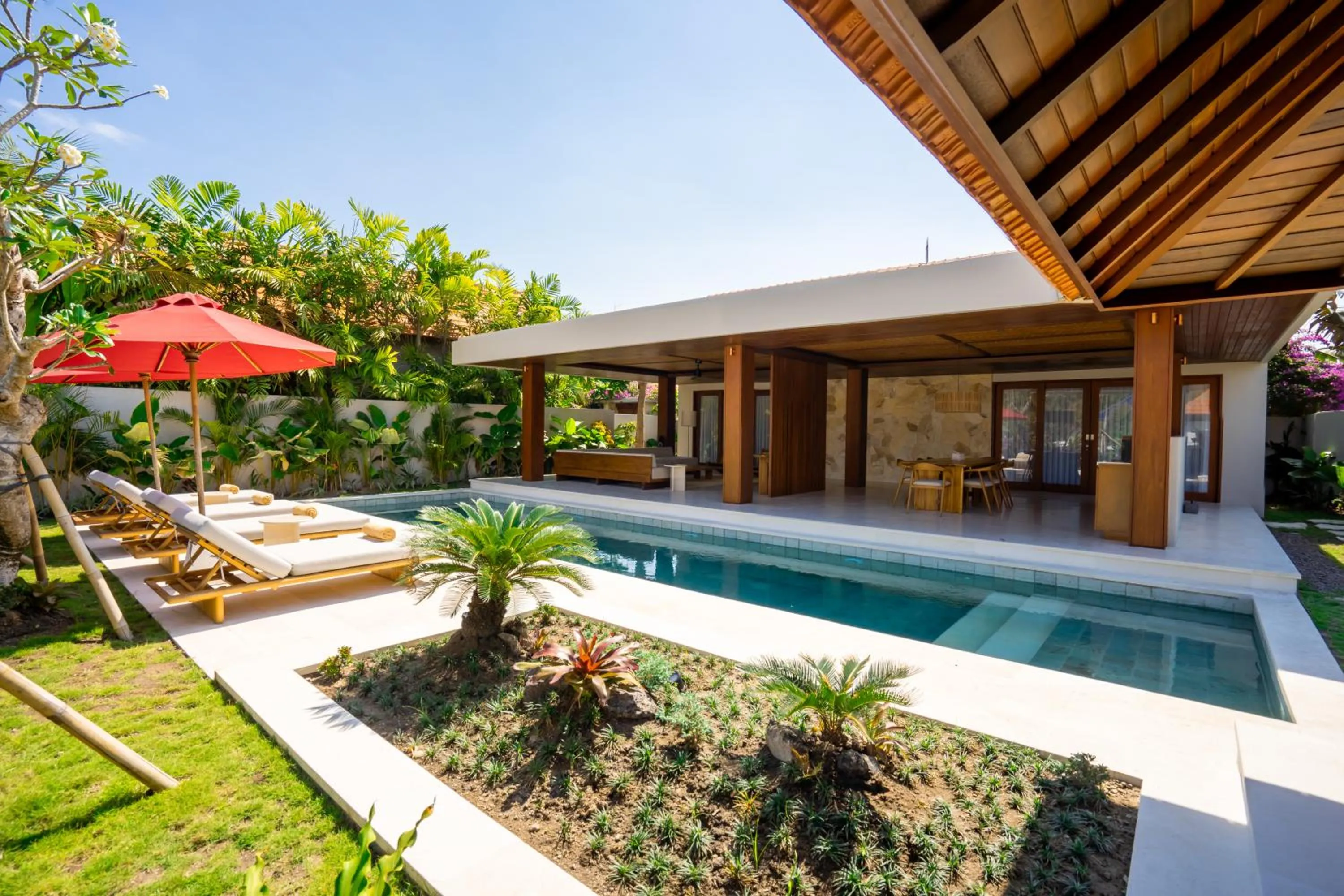 Property building in Amarta Beach Retreat by Nakula