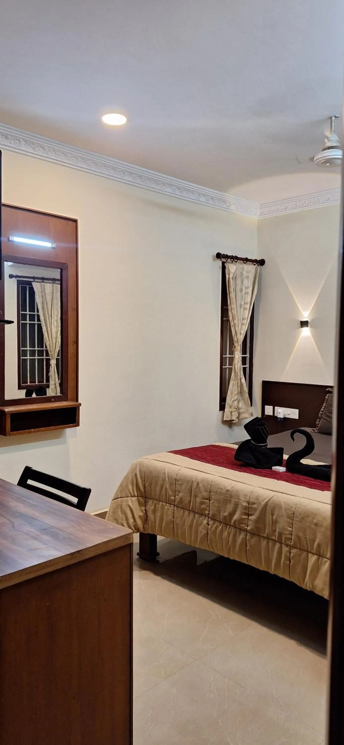 Bedroom, Bed in Nest Budget Inn
