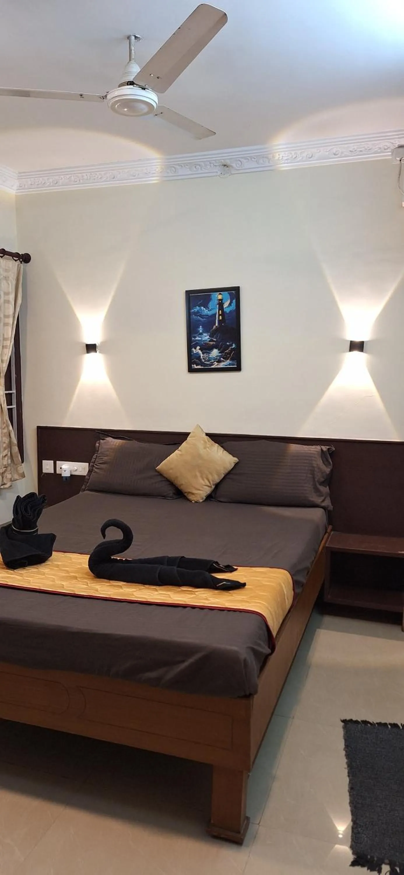Bedroom, Bed in Nest Budget Inn