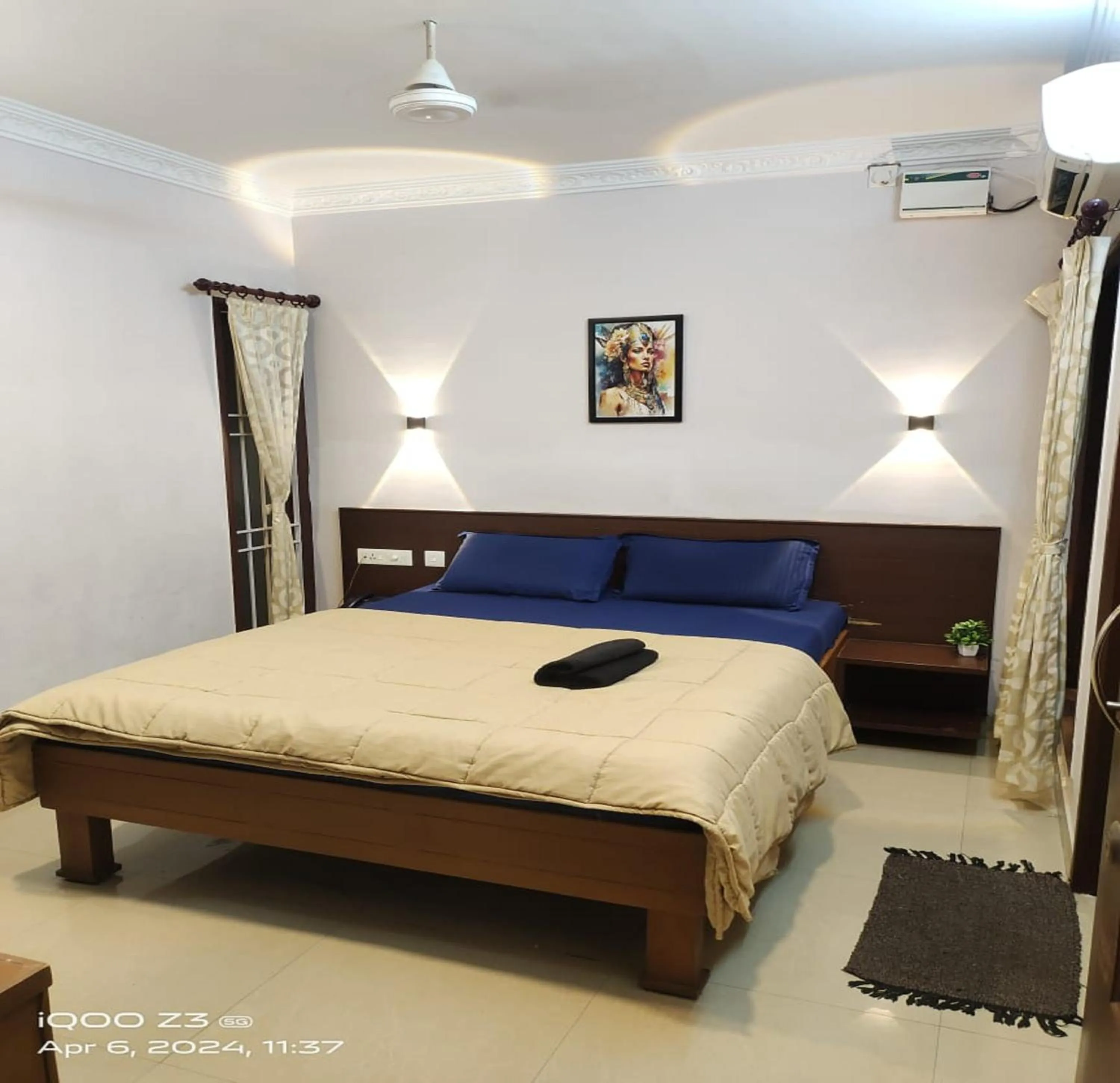 Photo of the whole room, Bed in Nest Budget Inn