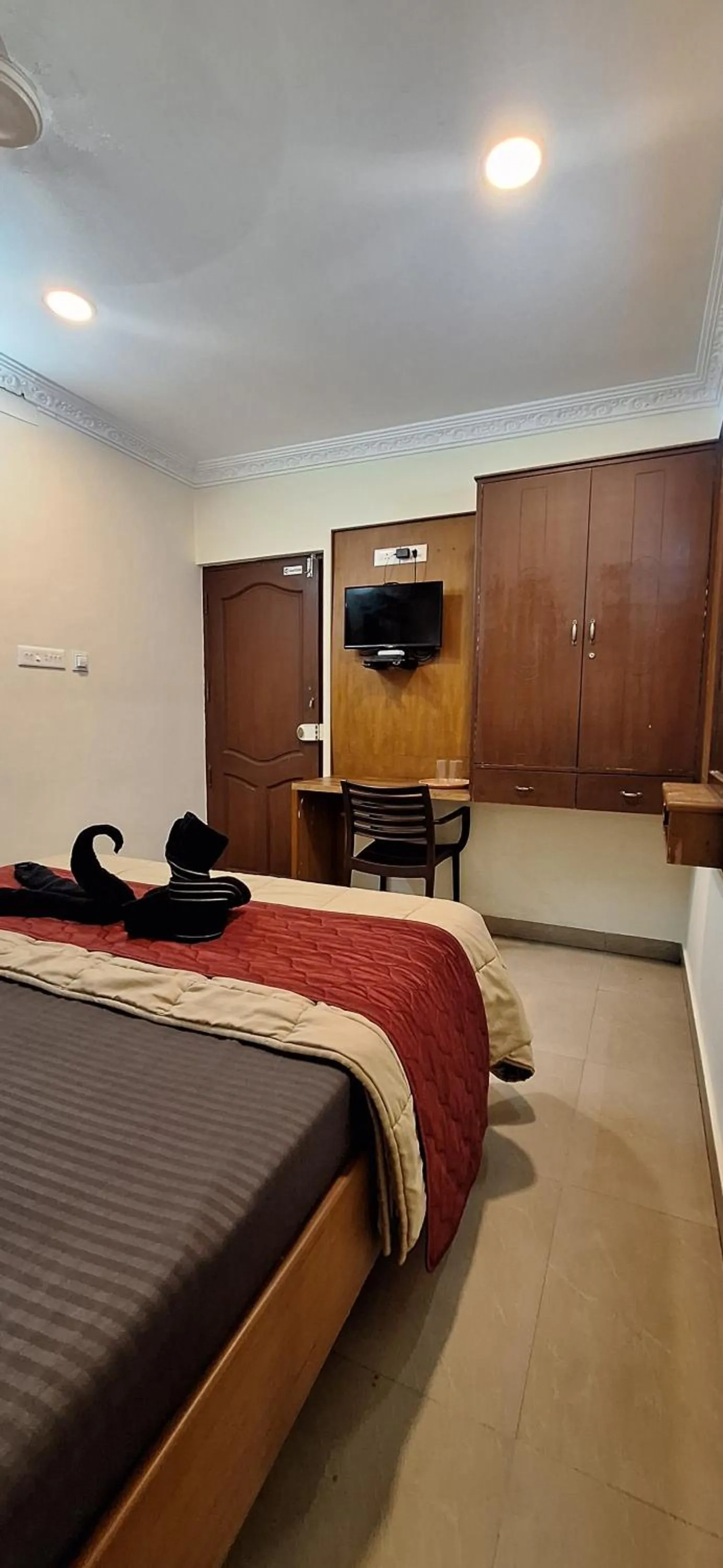 TV and multimedia, Bed in Nest Budget Inn