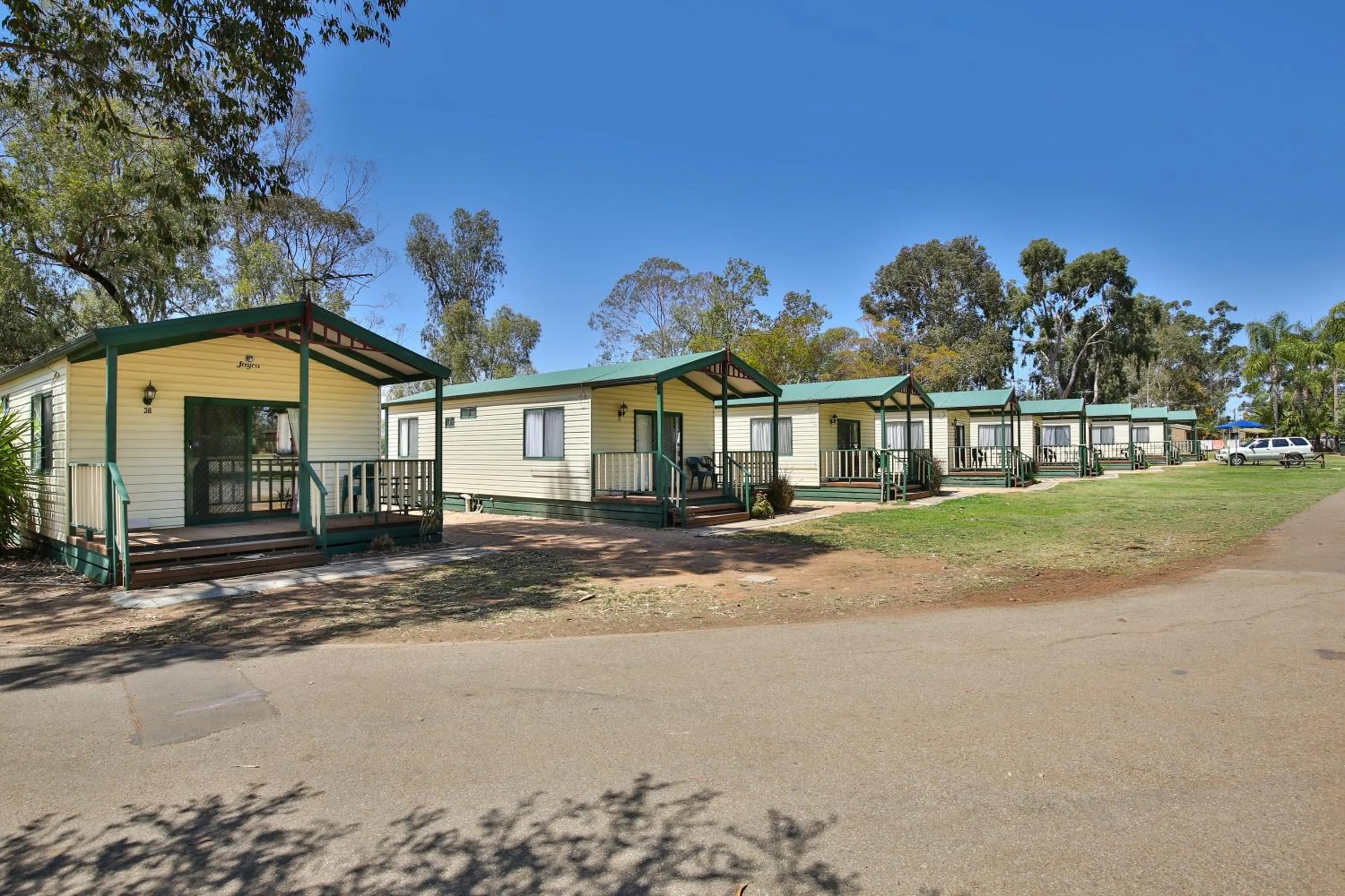 Property building in NRMA Mildura Riverside Holiday Park