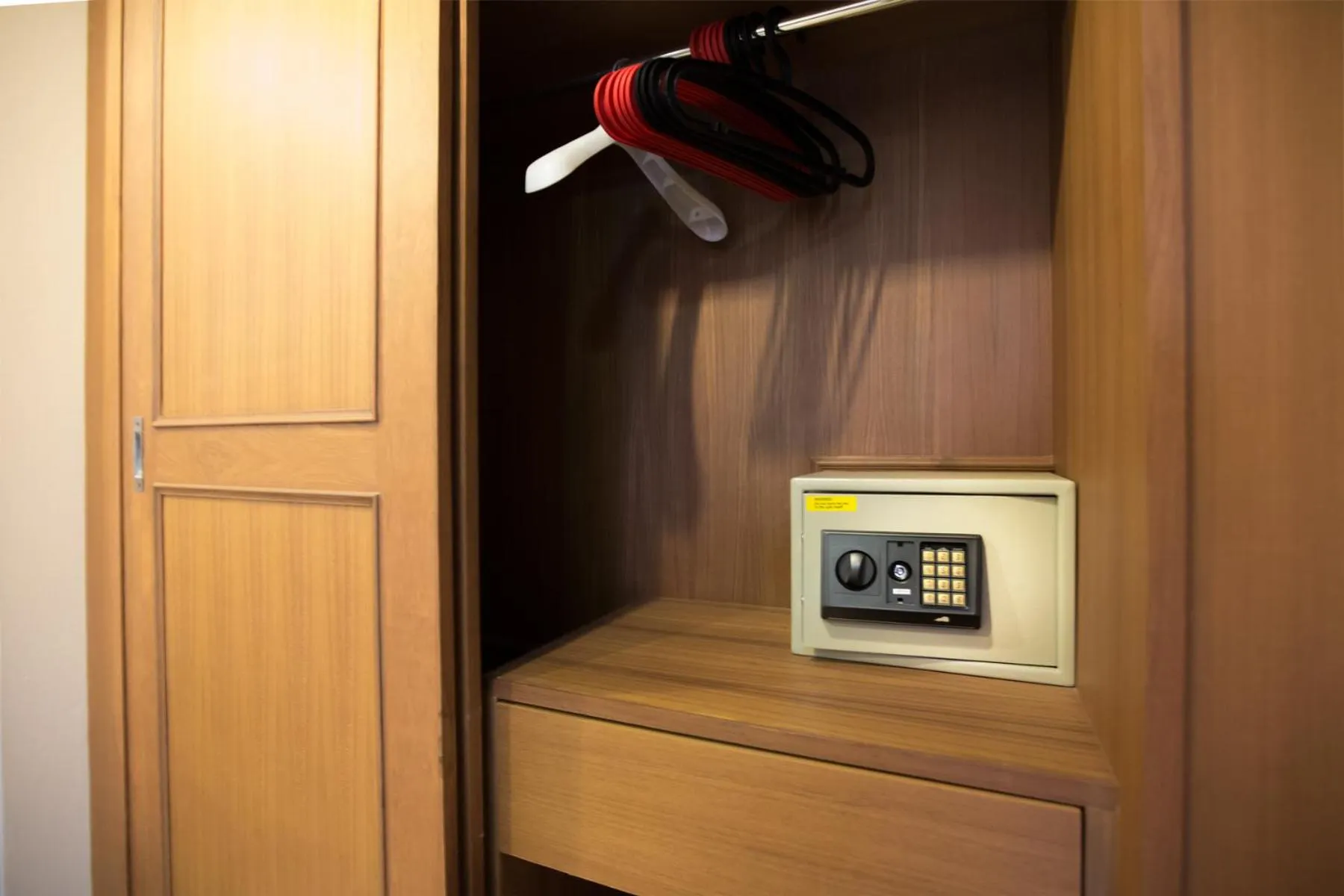 safe in Navin Mansion 3 Pattaya