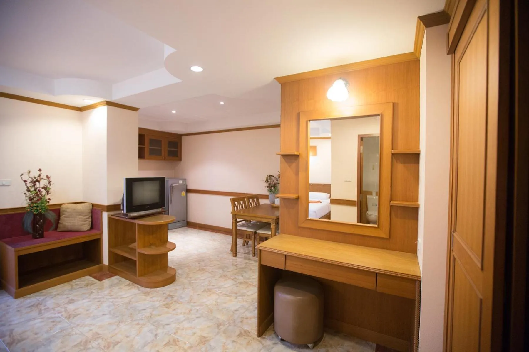 TV and multimedia in Navin Mansion 3 Pattaya