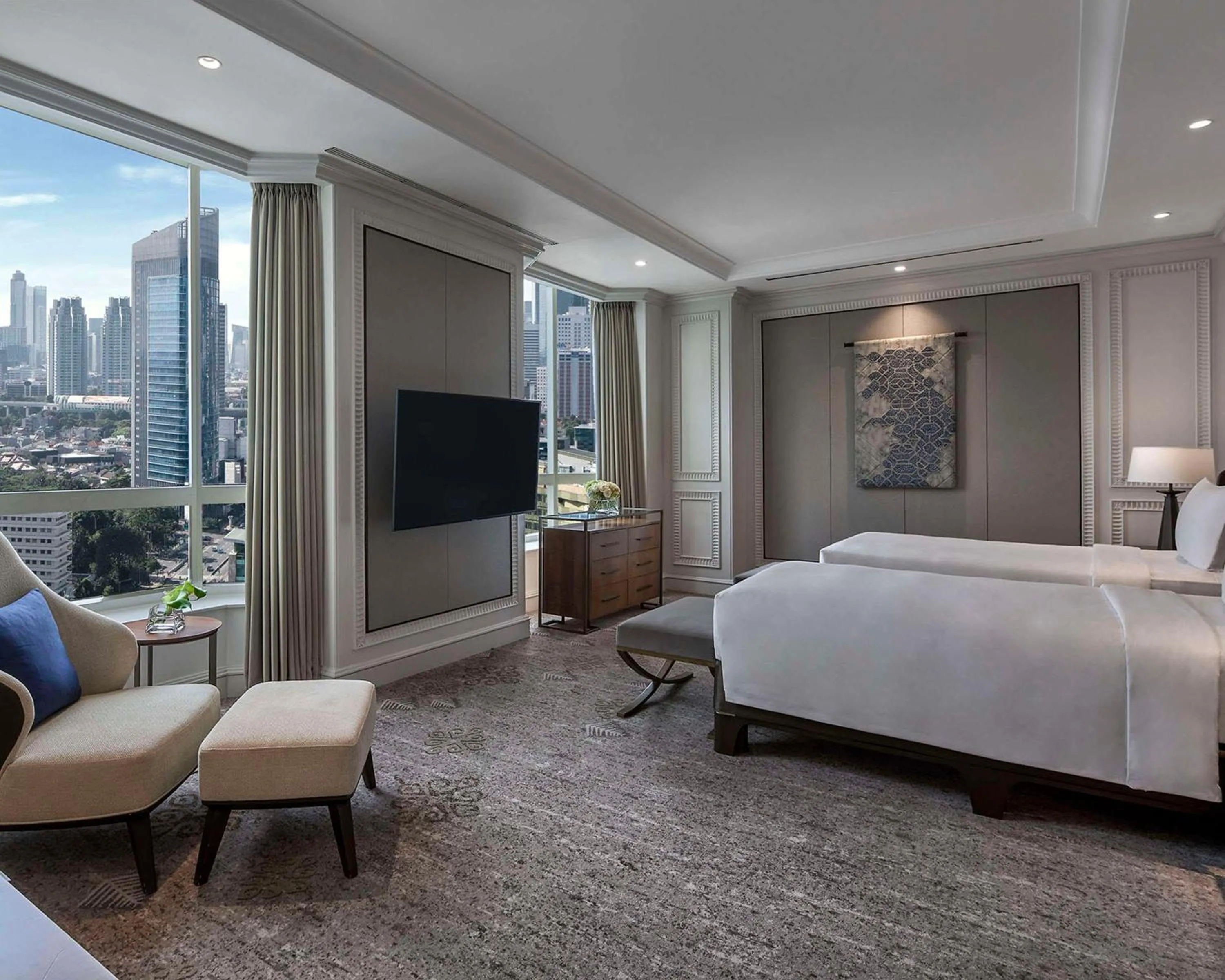 Photo of the whole room, Bed in Grand Hyatt Jakarta