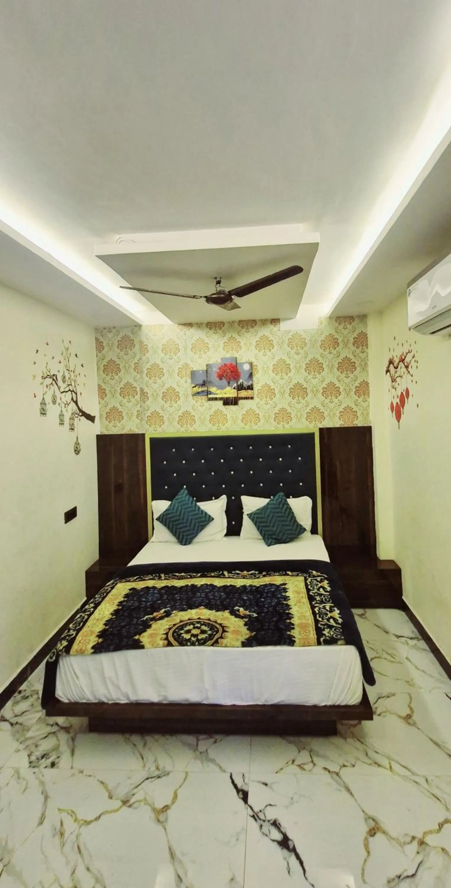 Family, Bed in Hotel Meri & Residency
