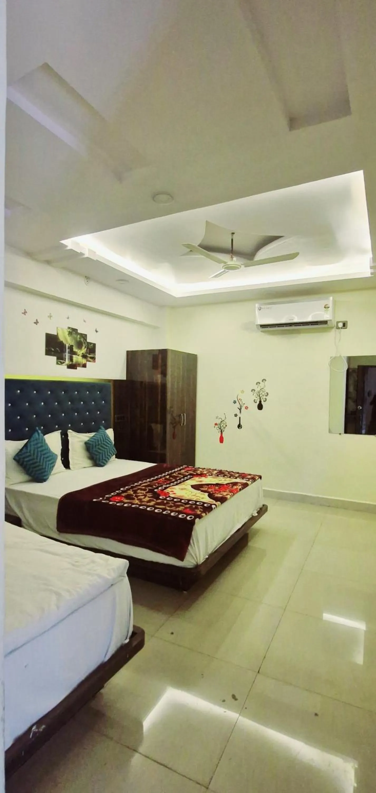 Family, Bed in Hotel Meri & Residency