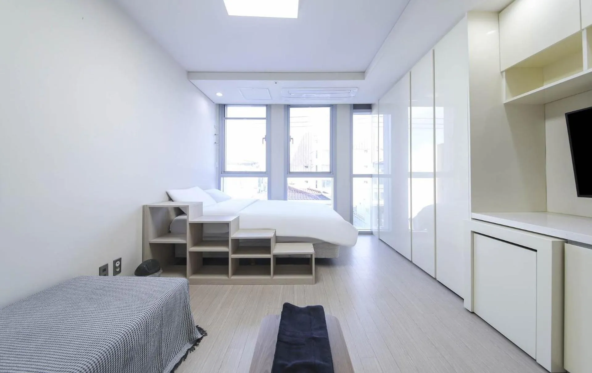 Photo of the whole room, Bed in The Hide City