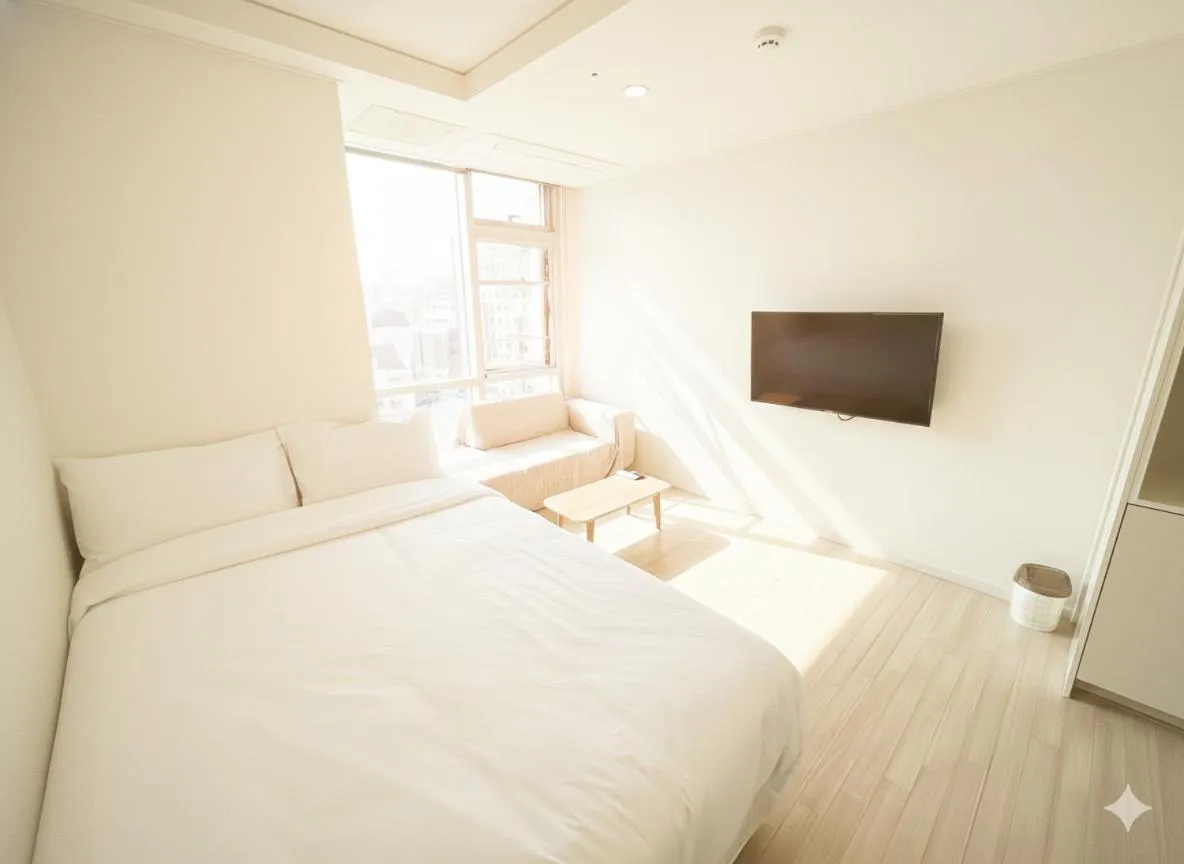 Bedroom, Bed in The Hide City