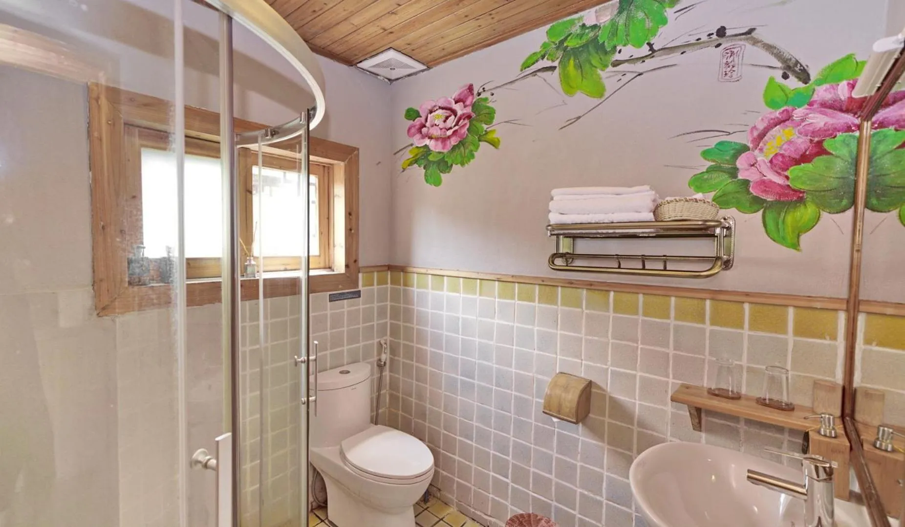 Toilet in Yangshuo Mountain Retreat