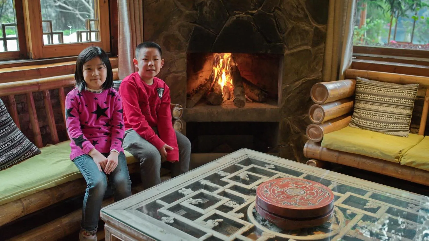 Lounge or bar in Yangshuo Mountain Retreat