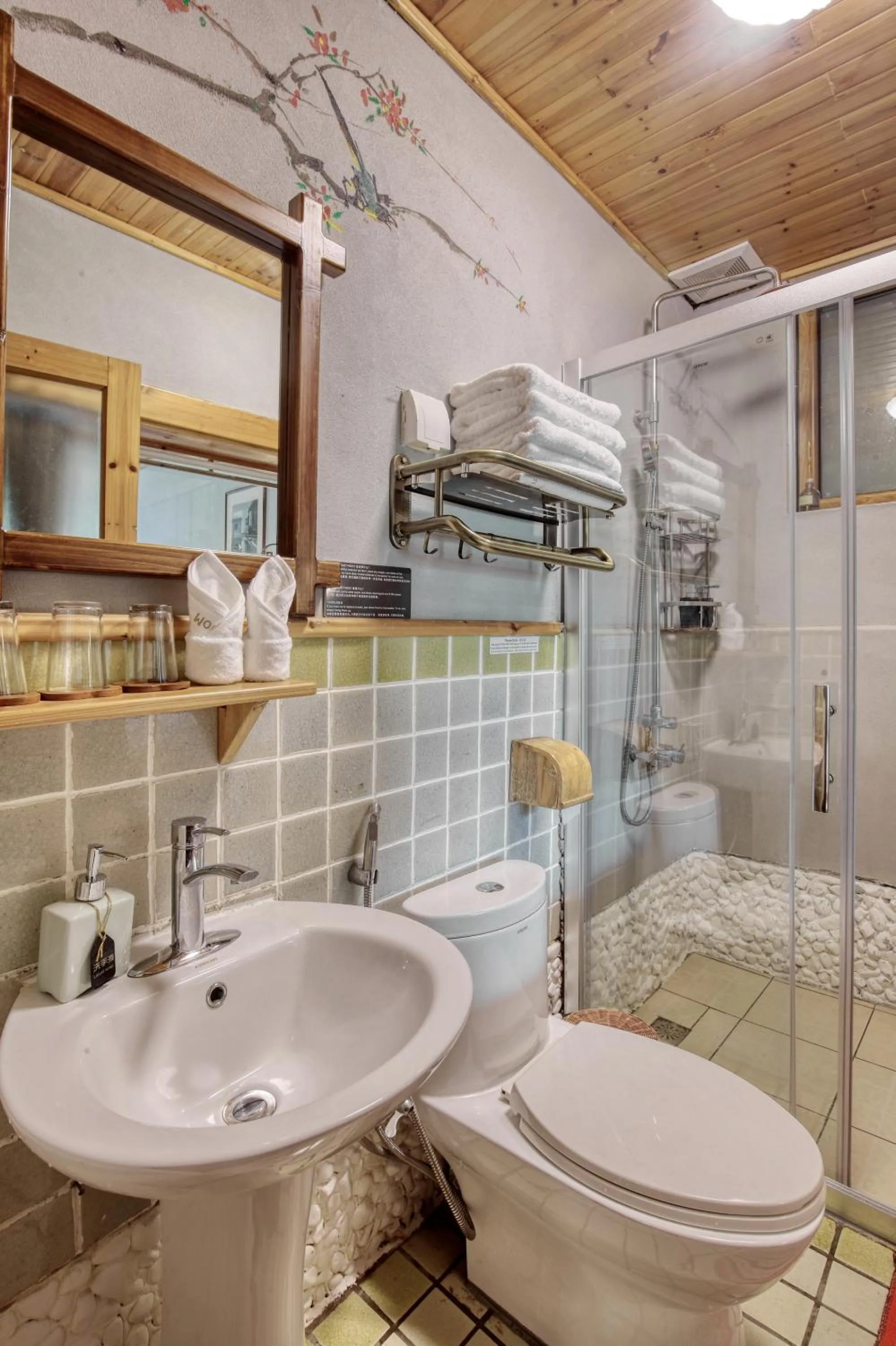 Shower in Yangshuo Mountain Retreat