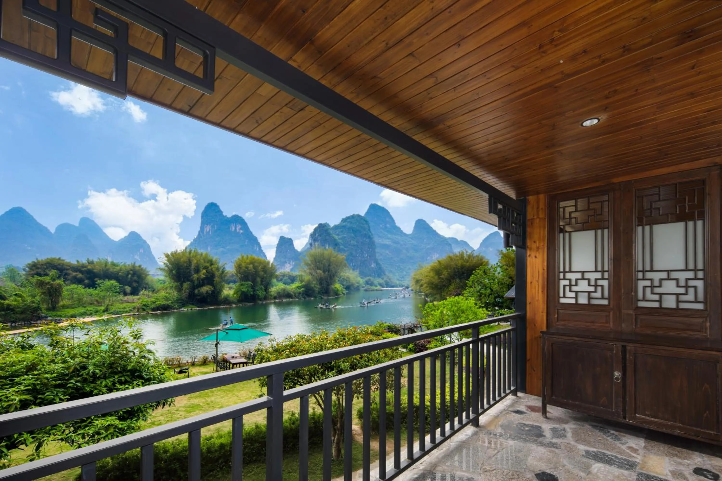 Yangshuo Mountain Retreat