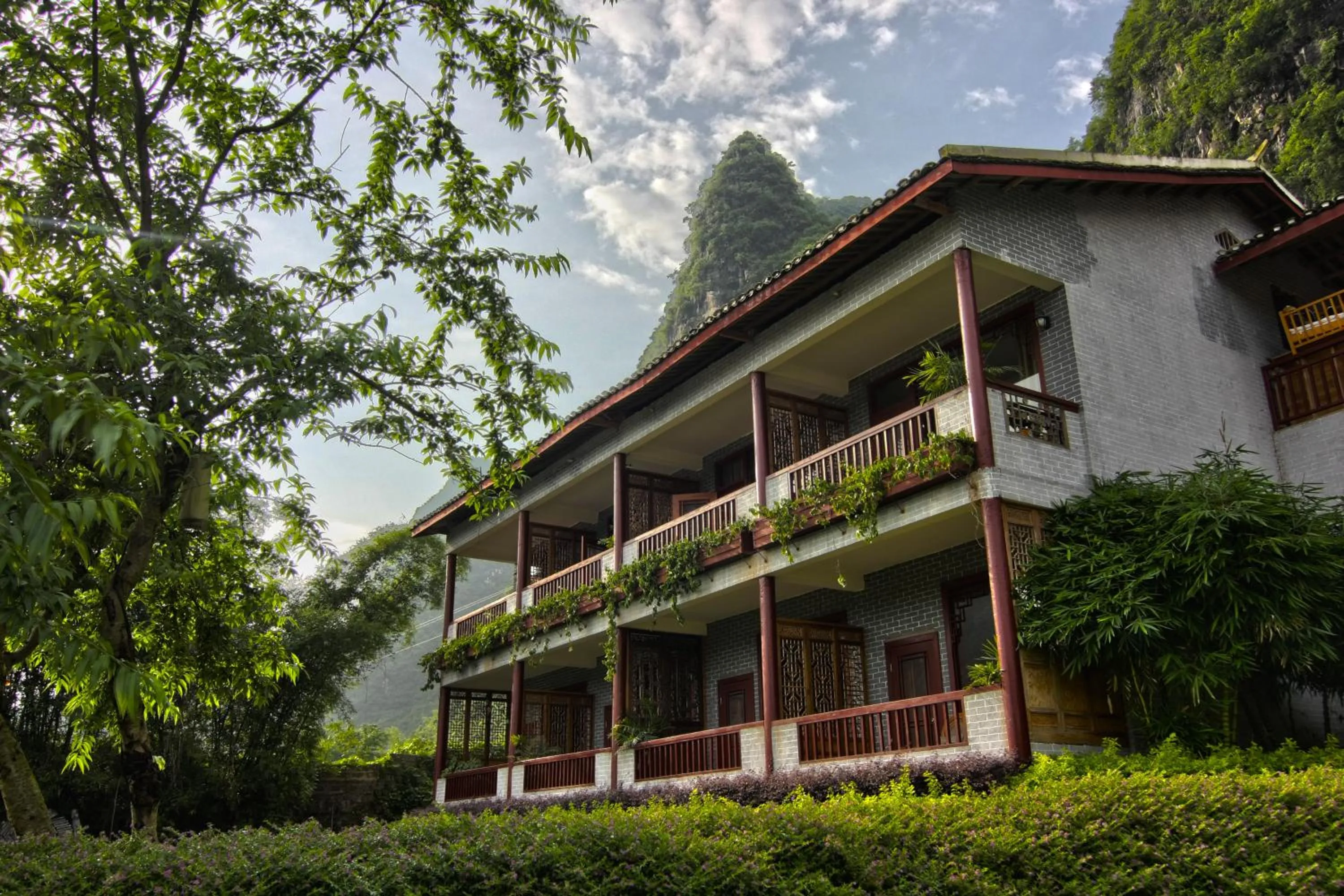 Property building in Yangshuo Mountain Retreat
