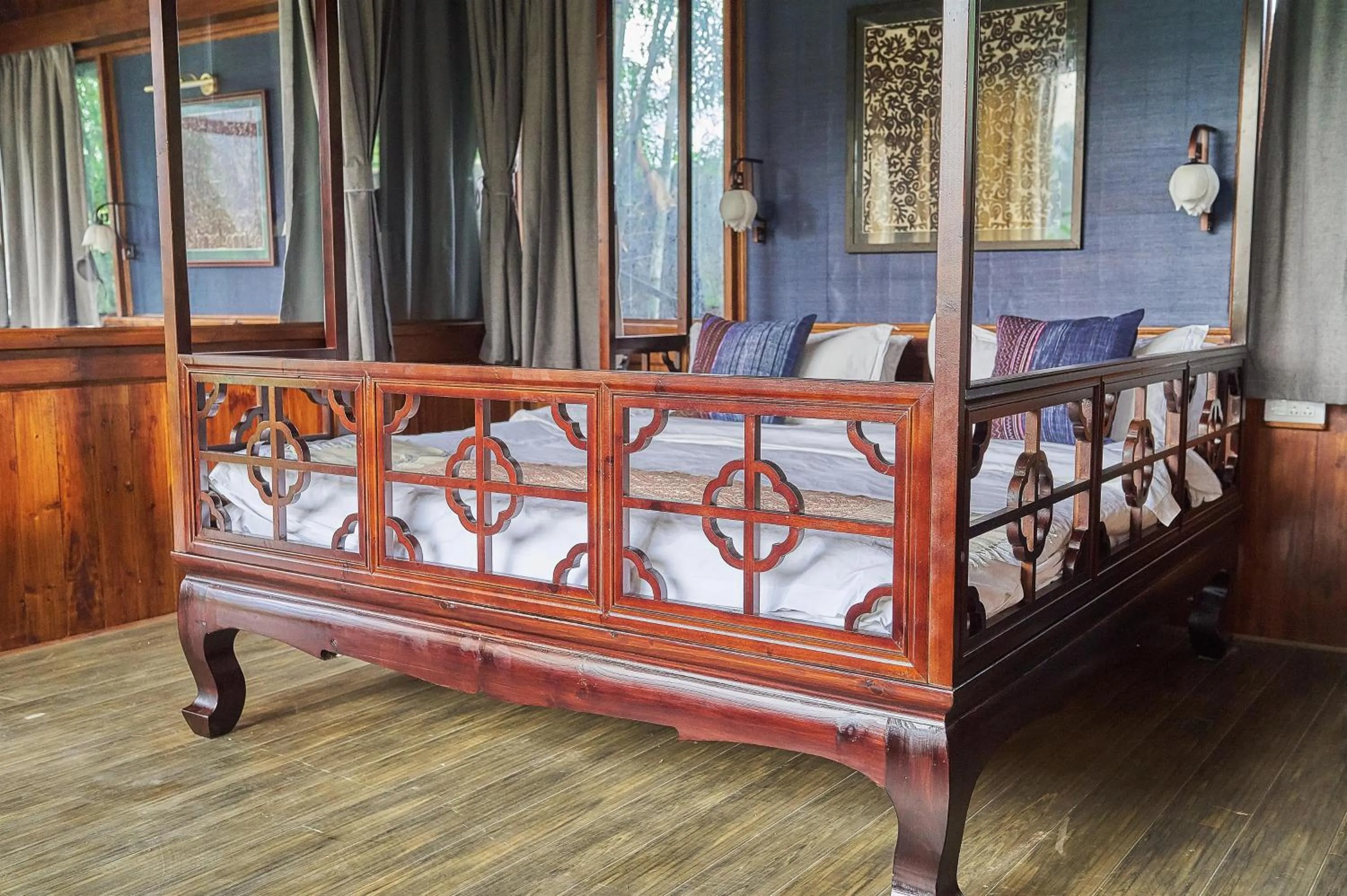 Bedroom, Bed in Yangshuo Mountain Retreat