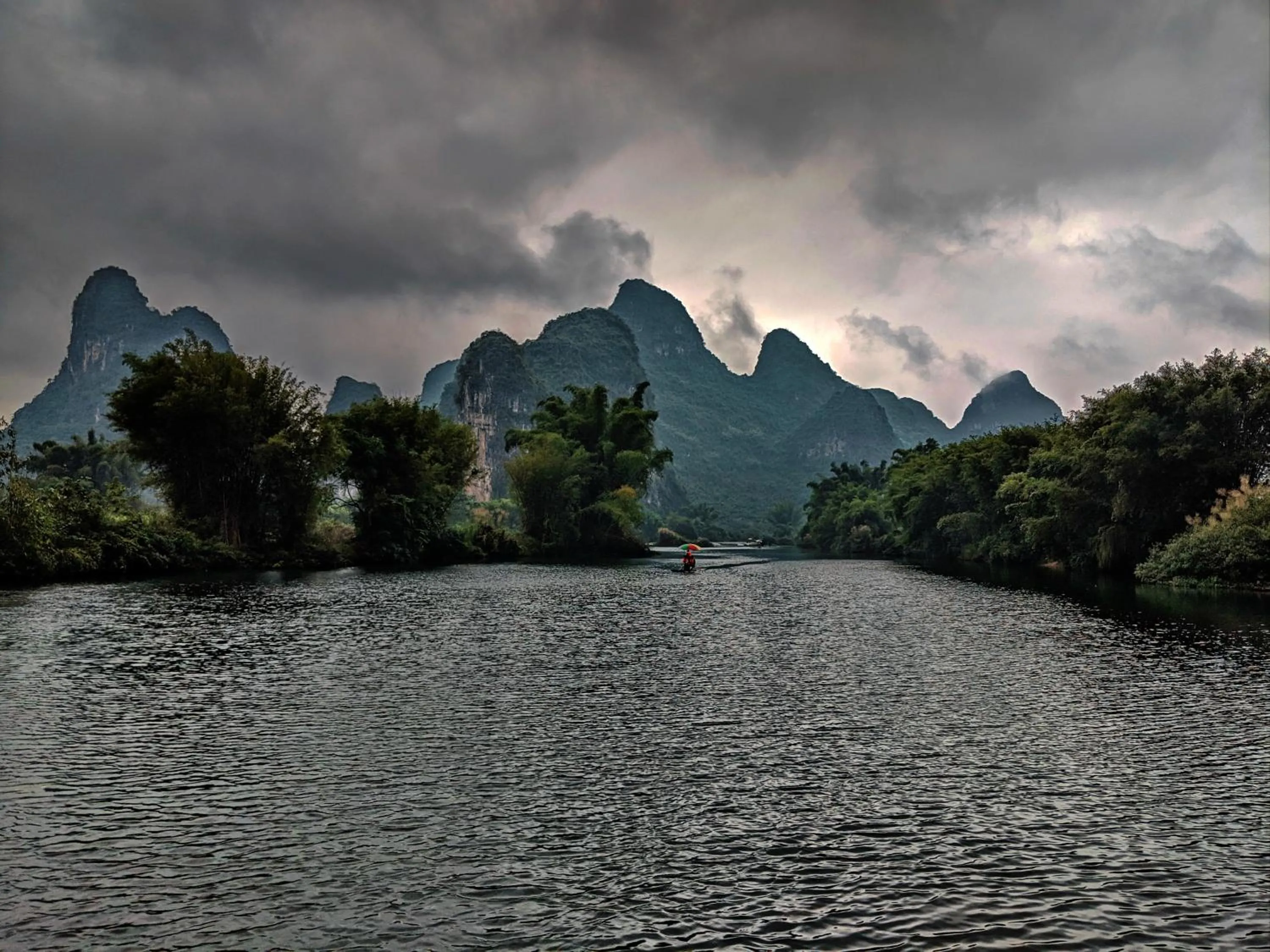 Canoeing in Yangshuo Mountain Retreat