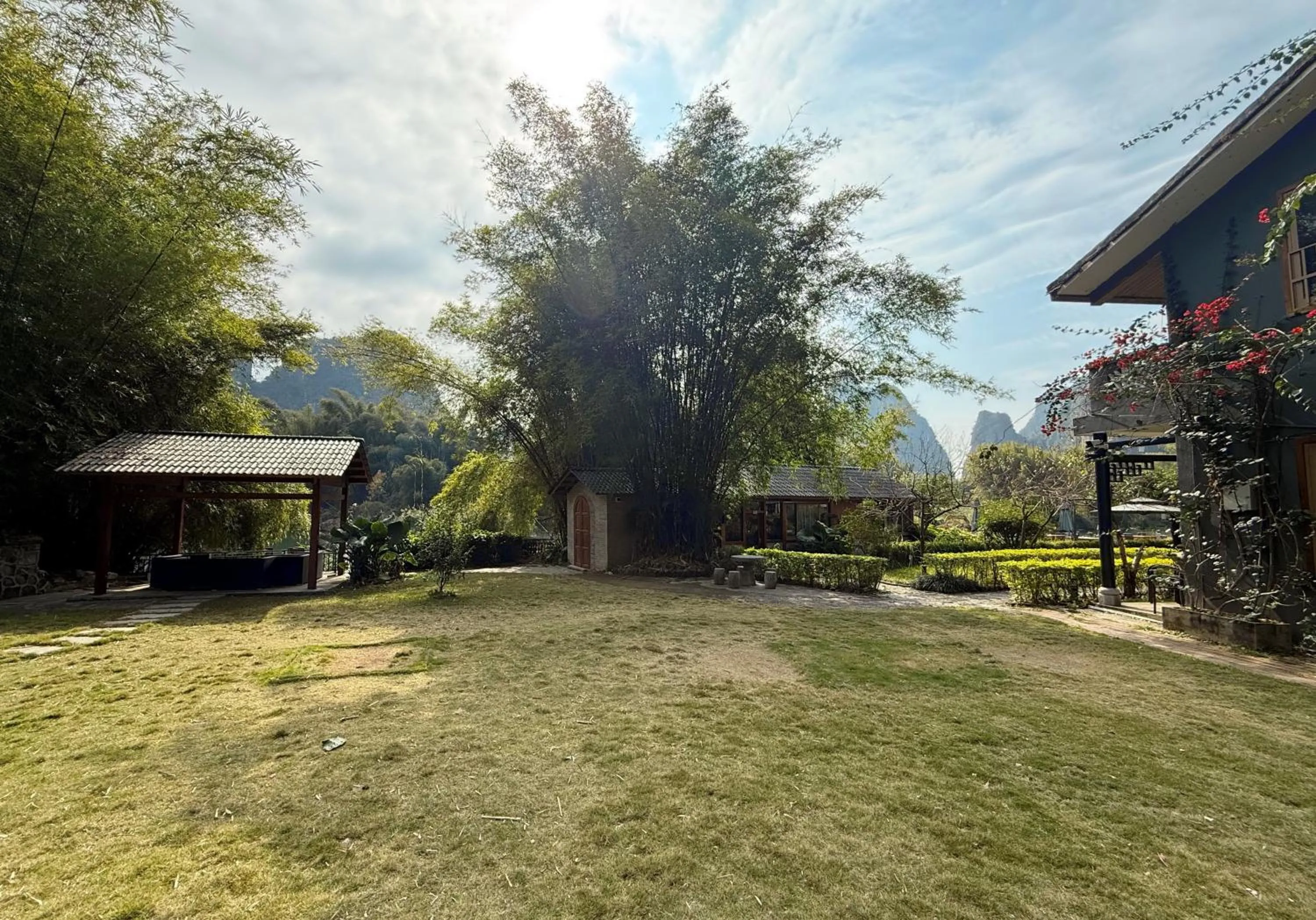 Yangshuo Mountain Retreat