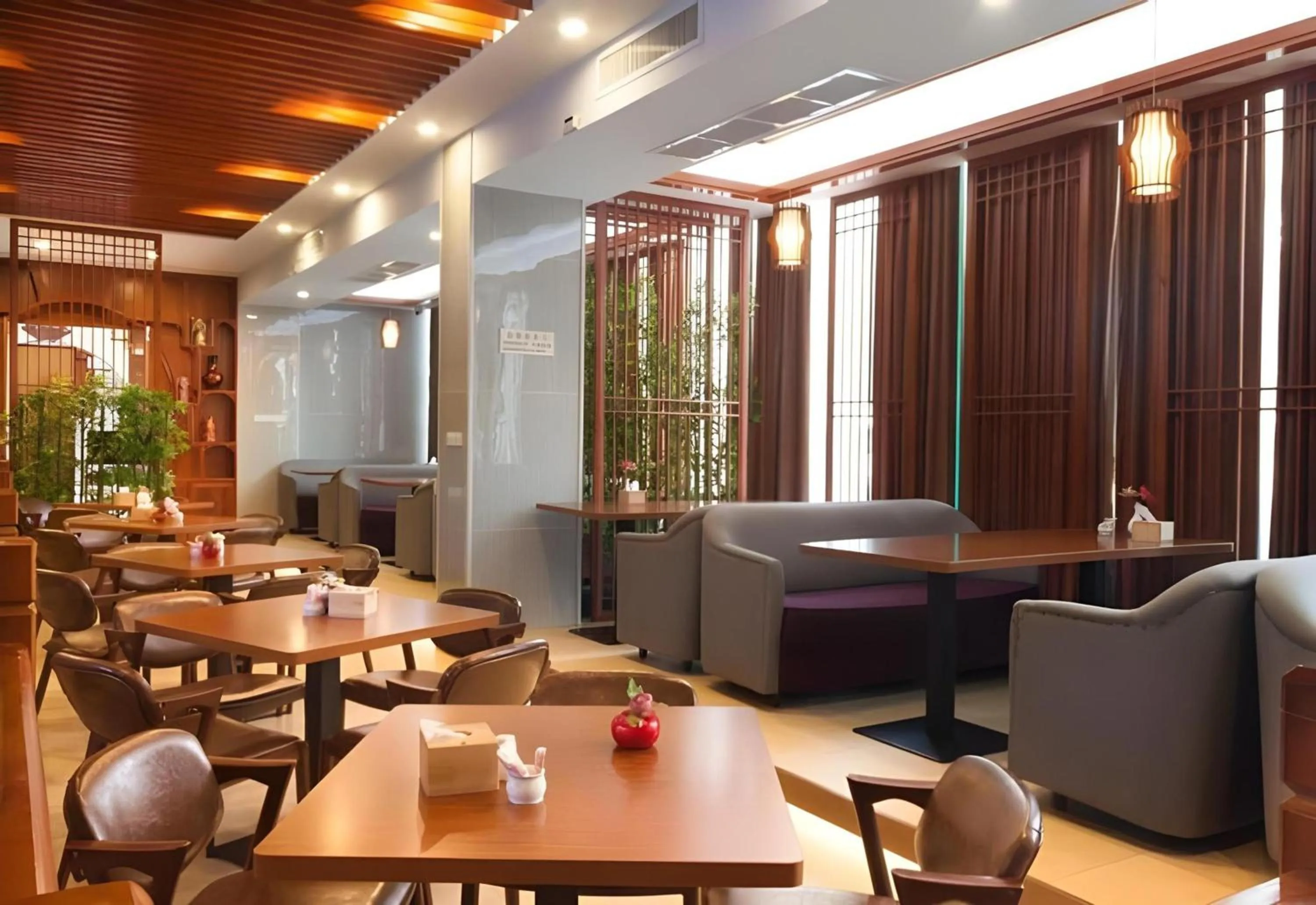 Restaurant/places to eat in Palette The Travellers Hotel Bangkok