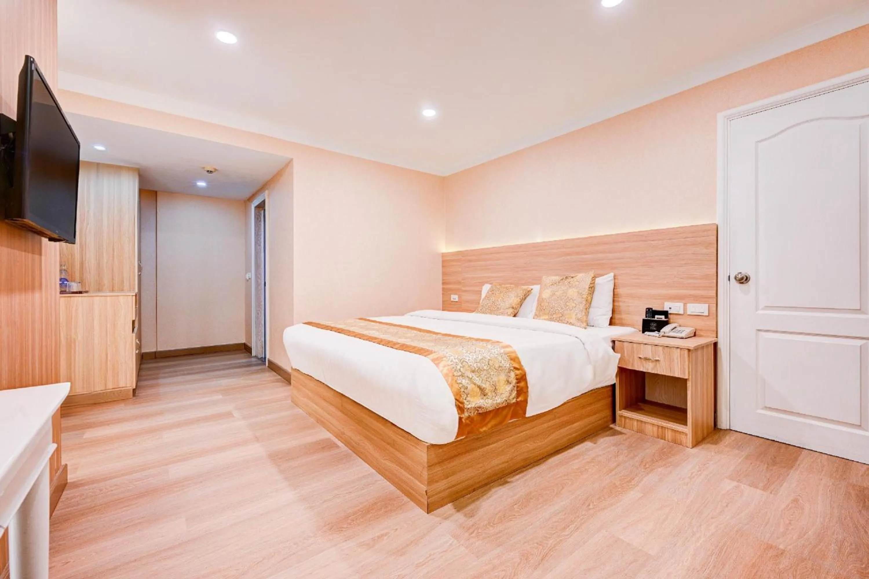 Bedroom, Bed in Palette The Travellers Hotel Bangkok