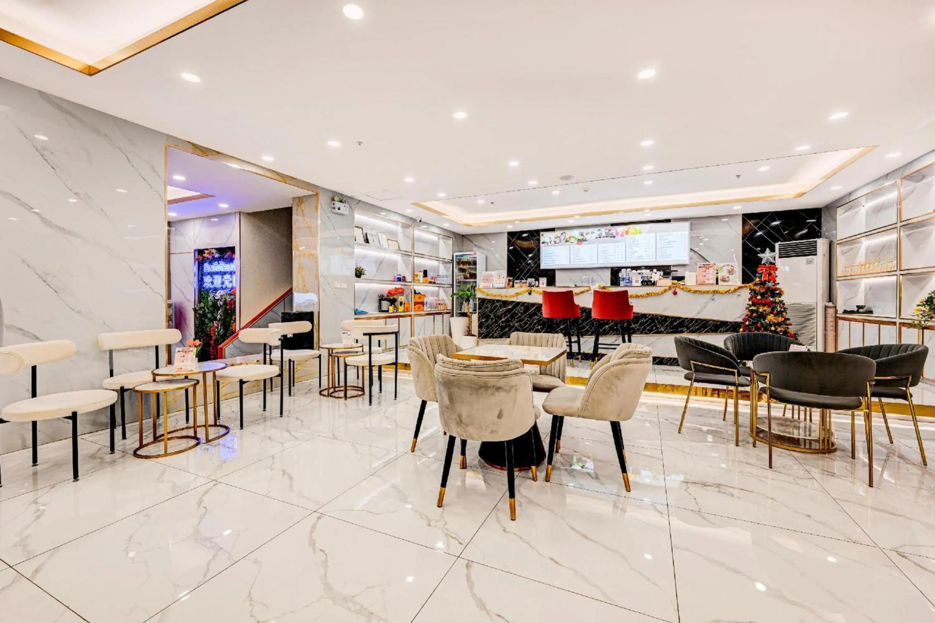 Lobby or reception in Palette The Travellers Hotel Bangkok