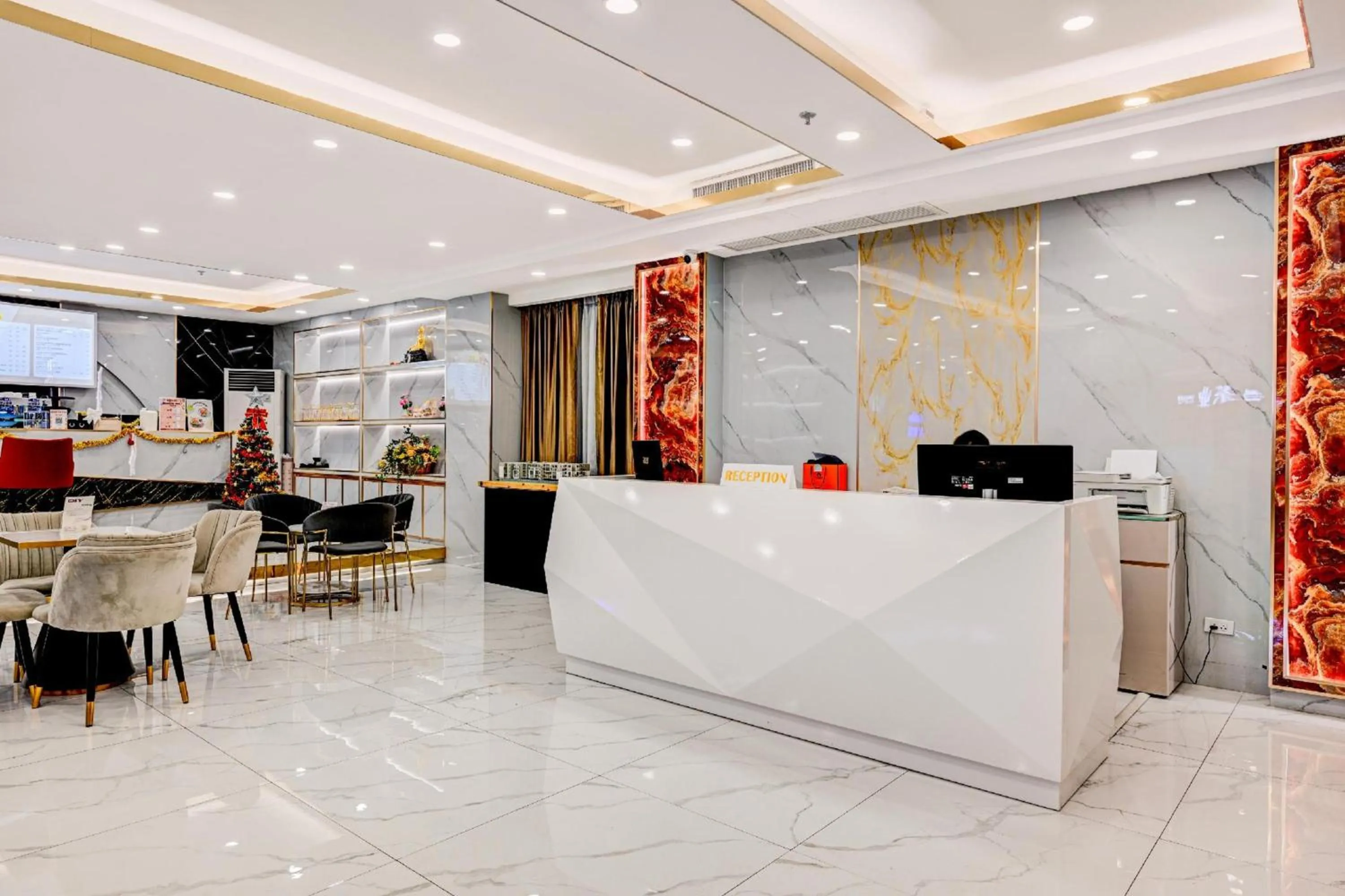 Lobby or reception in Palette The Travellers Hotel Bangkok