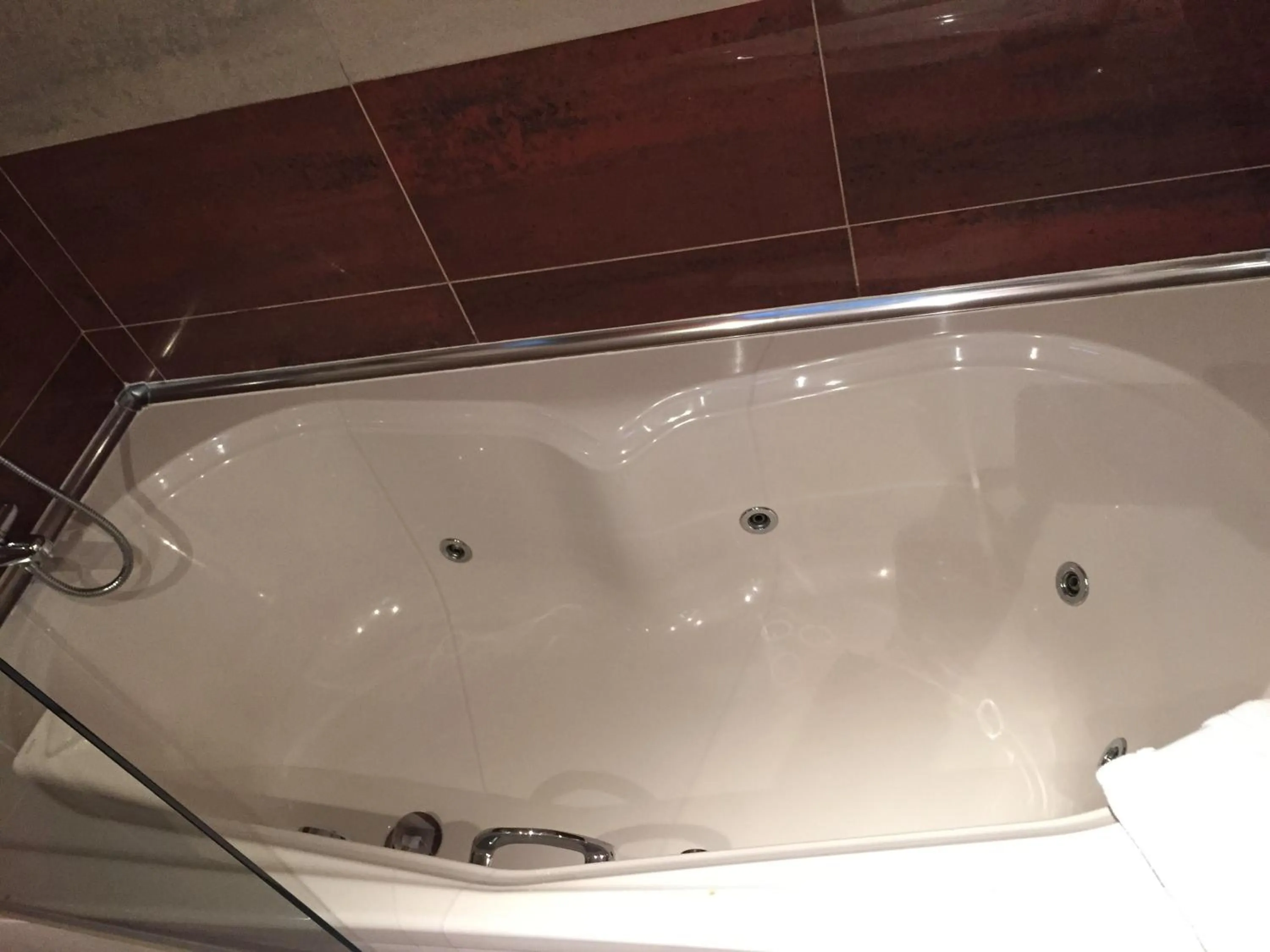 Hot Tub in Motel Abalo