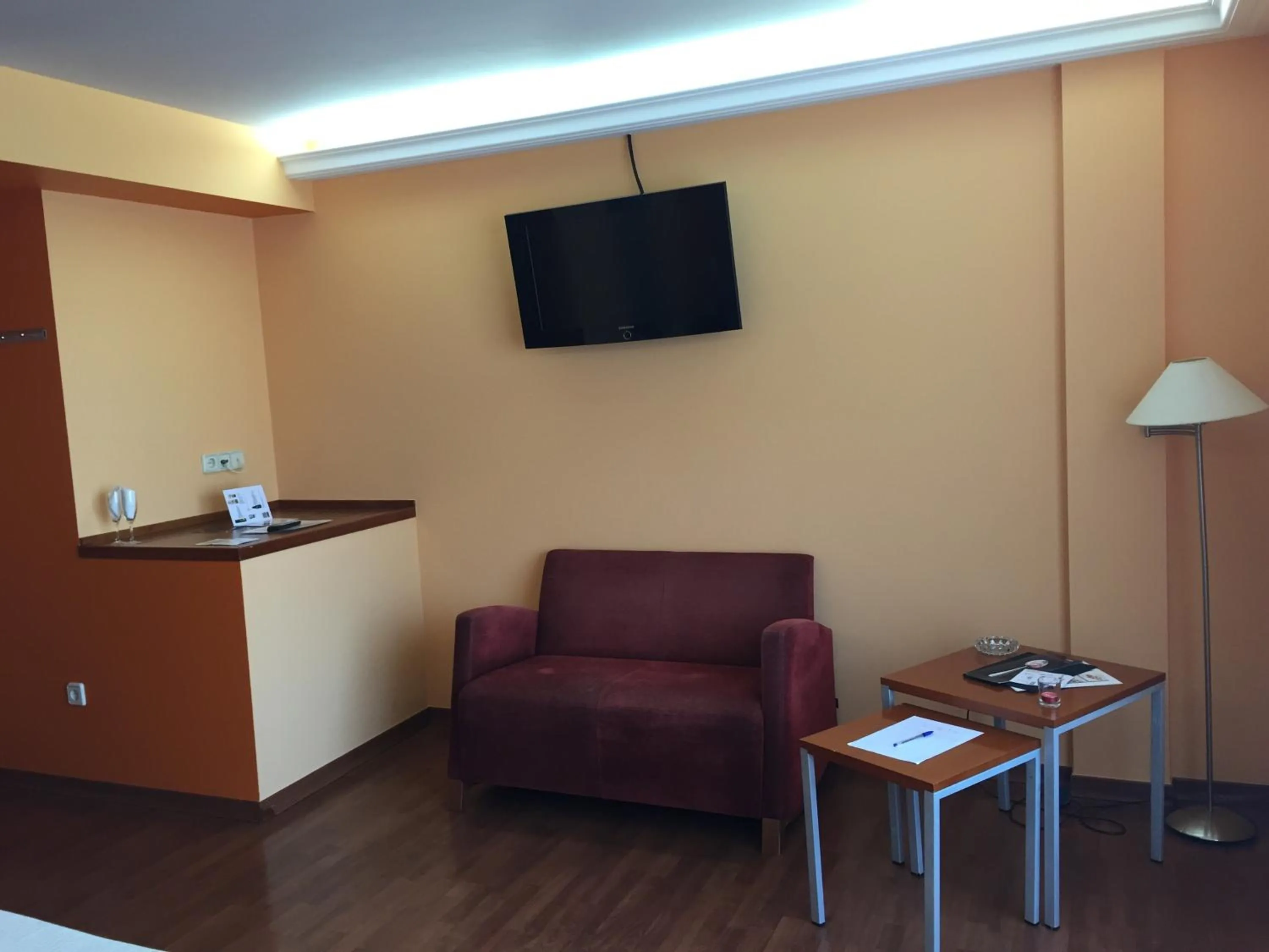 Seating area in Motel Abalo