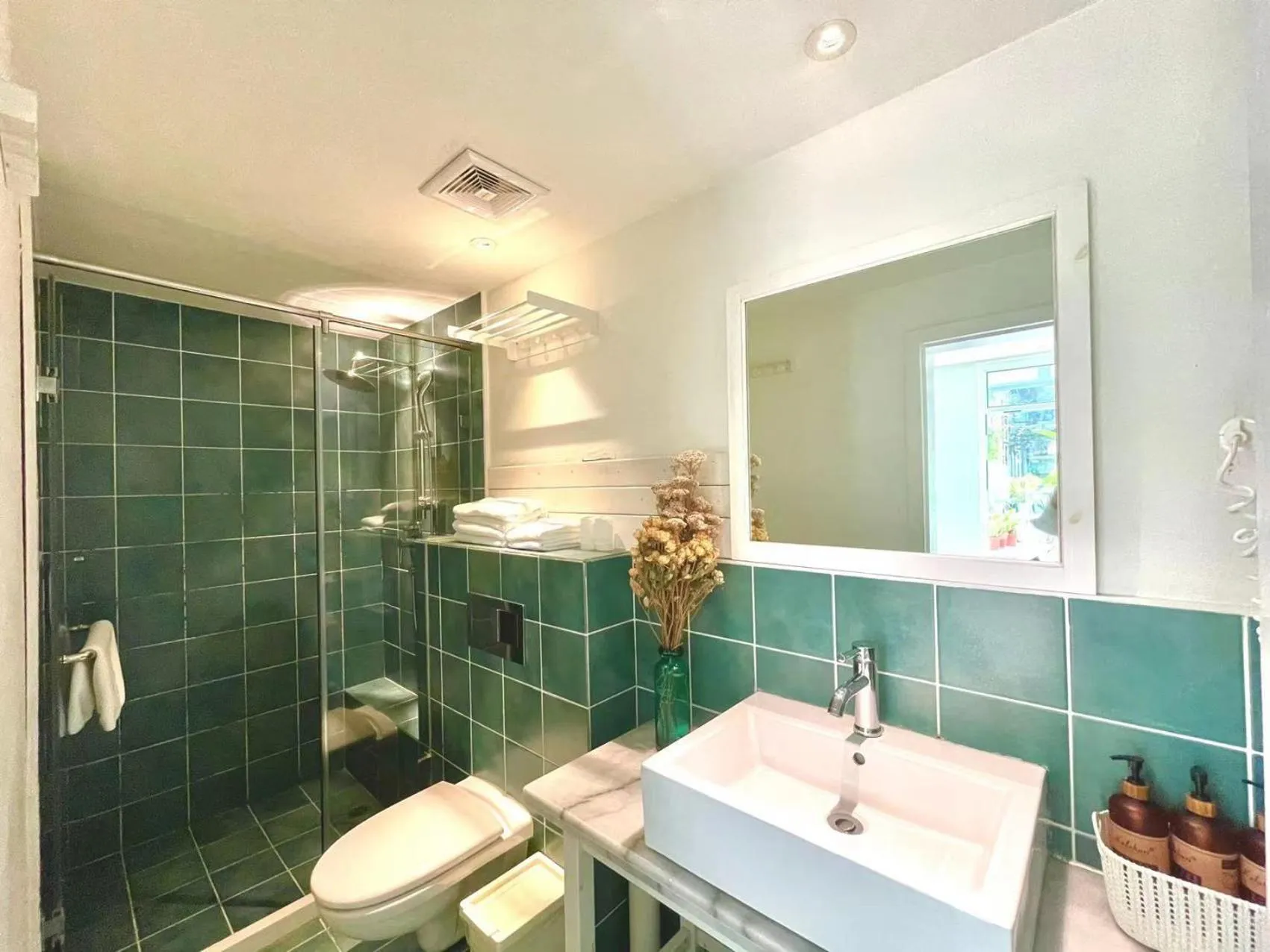 Bathroom in Peking Station Hostel