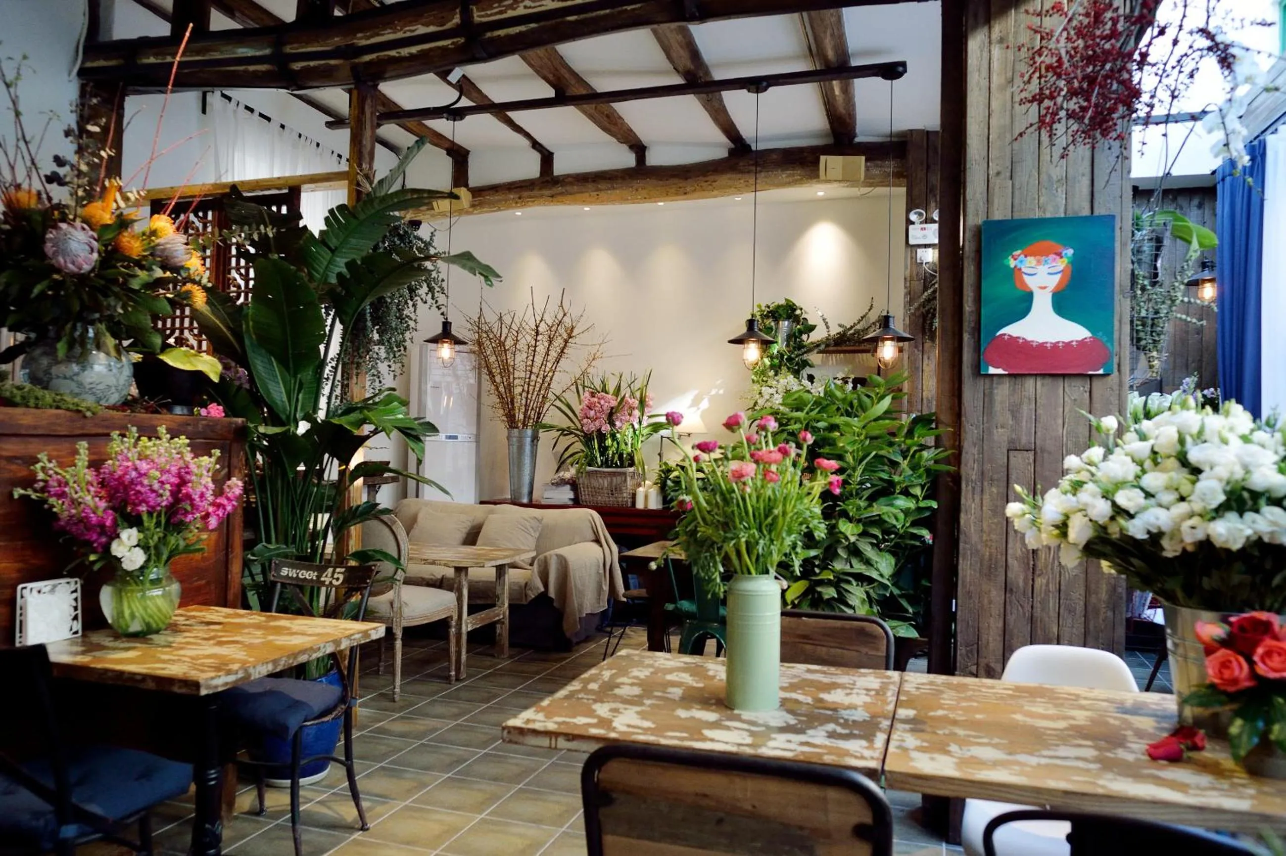 Restaurant/places to eat in Peking Station Hostel