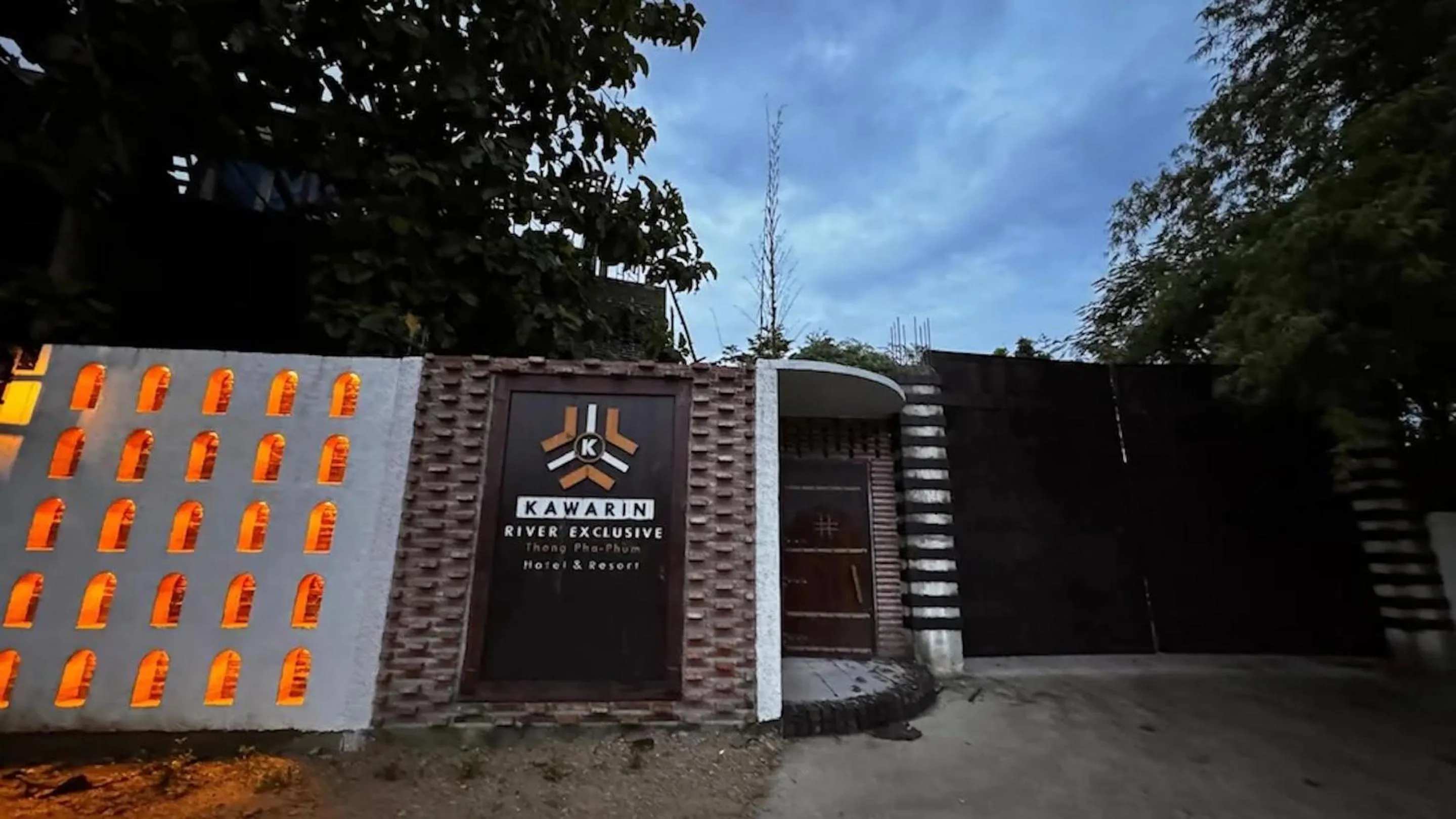 Facade/entrance in Kawarin River Exclusive Hotel & Resort