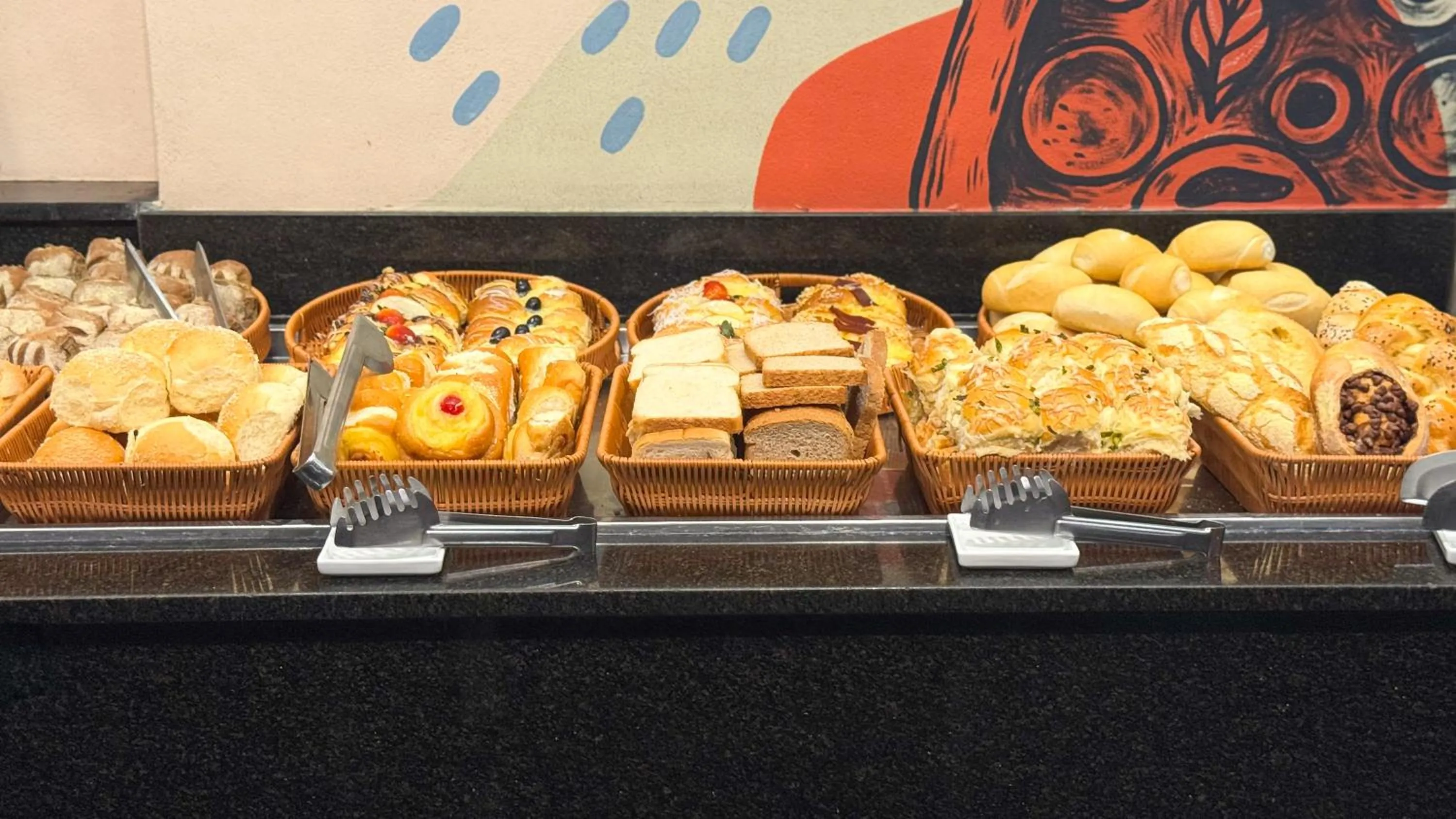 Continental breakfast in Royal Urban Macaé Hotel