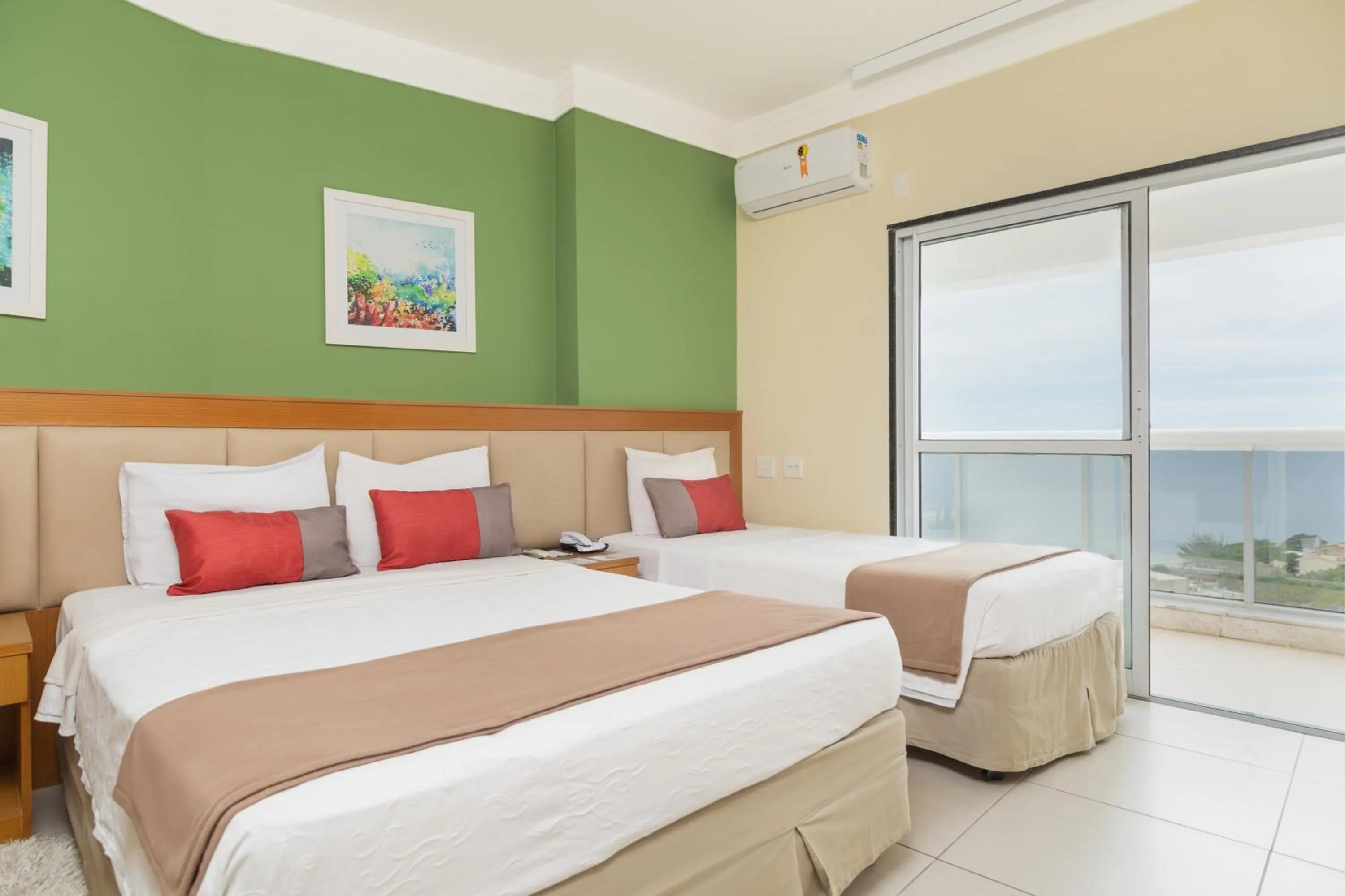 Photo of the whole room, Bed in Royal Urban Macaé Hotel