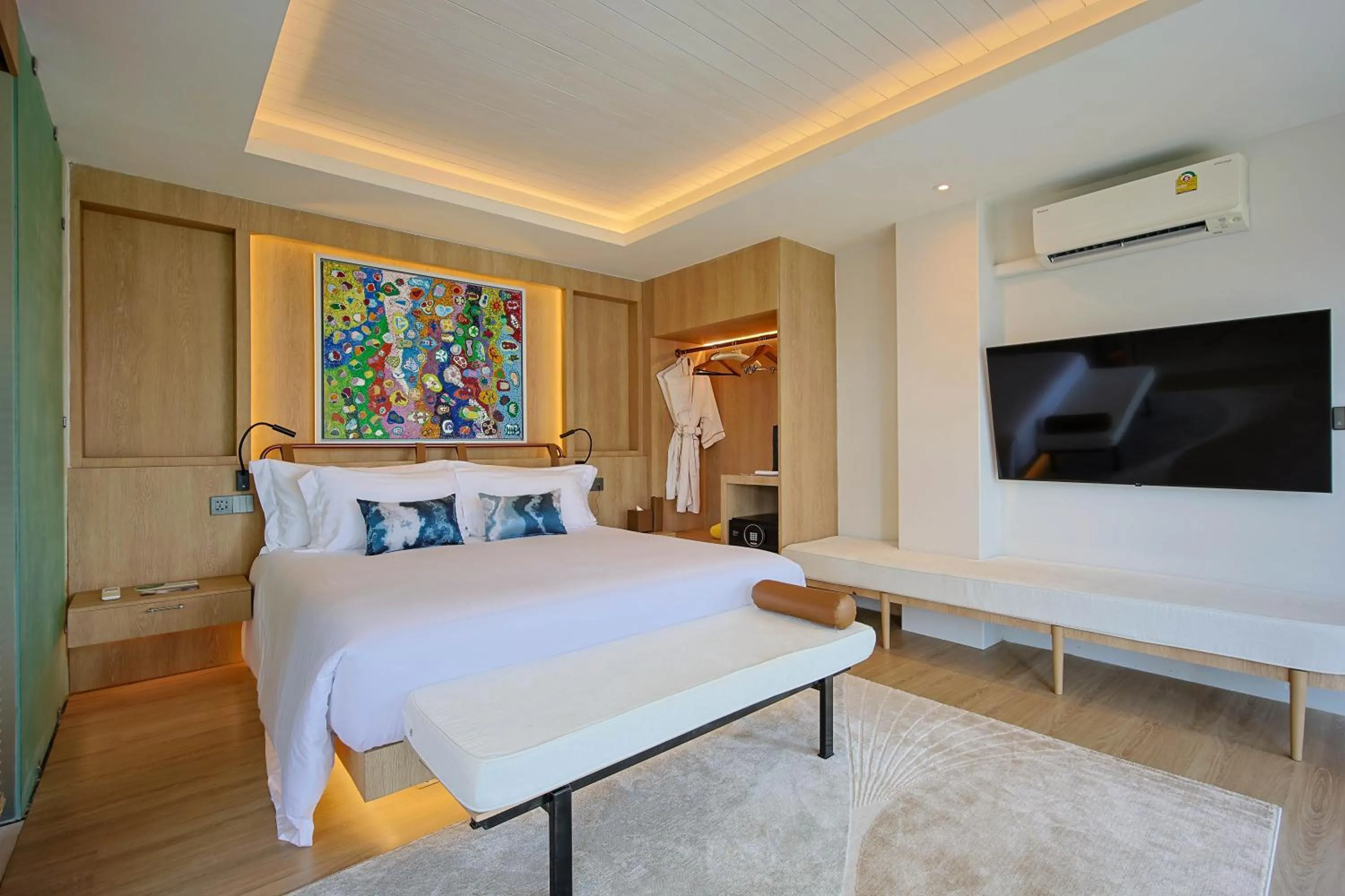 Bed in Centara Villas Phi Phi Island