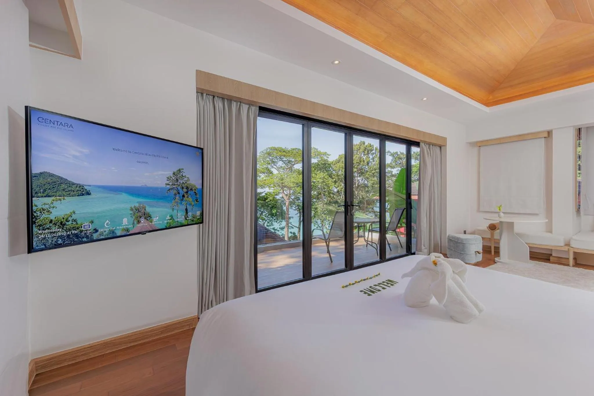 Property building, Bed in Centara Villas Phi Phi Island