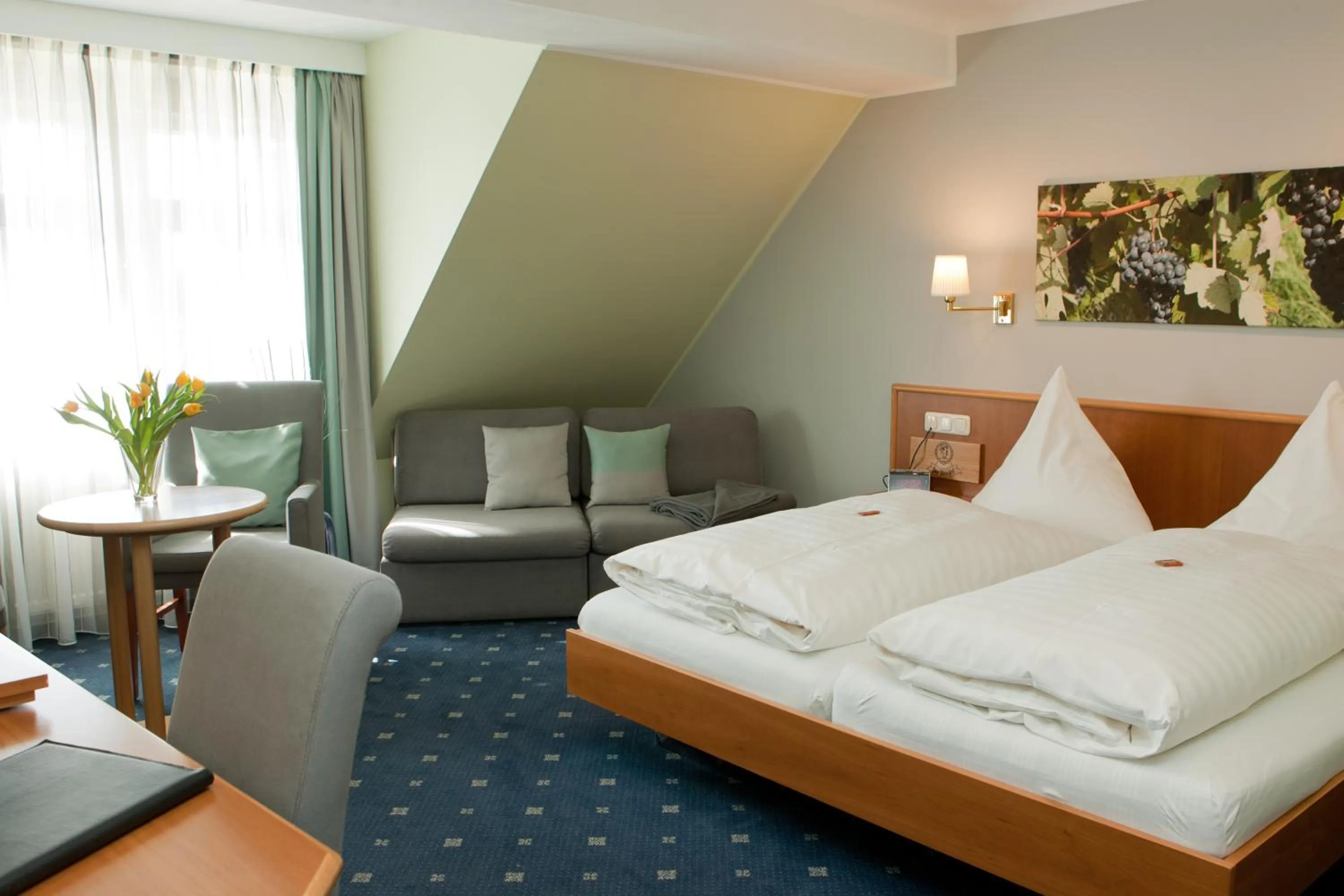 Bed in Landhotel Zur Bretzel