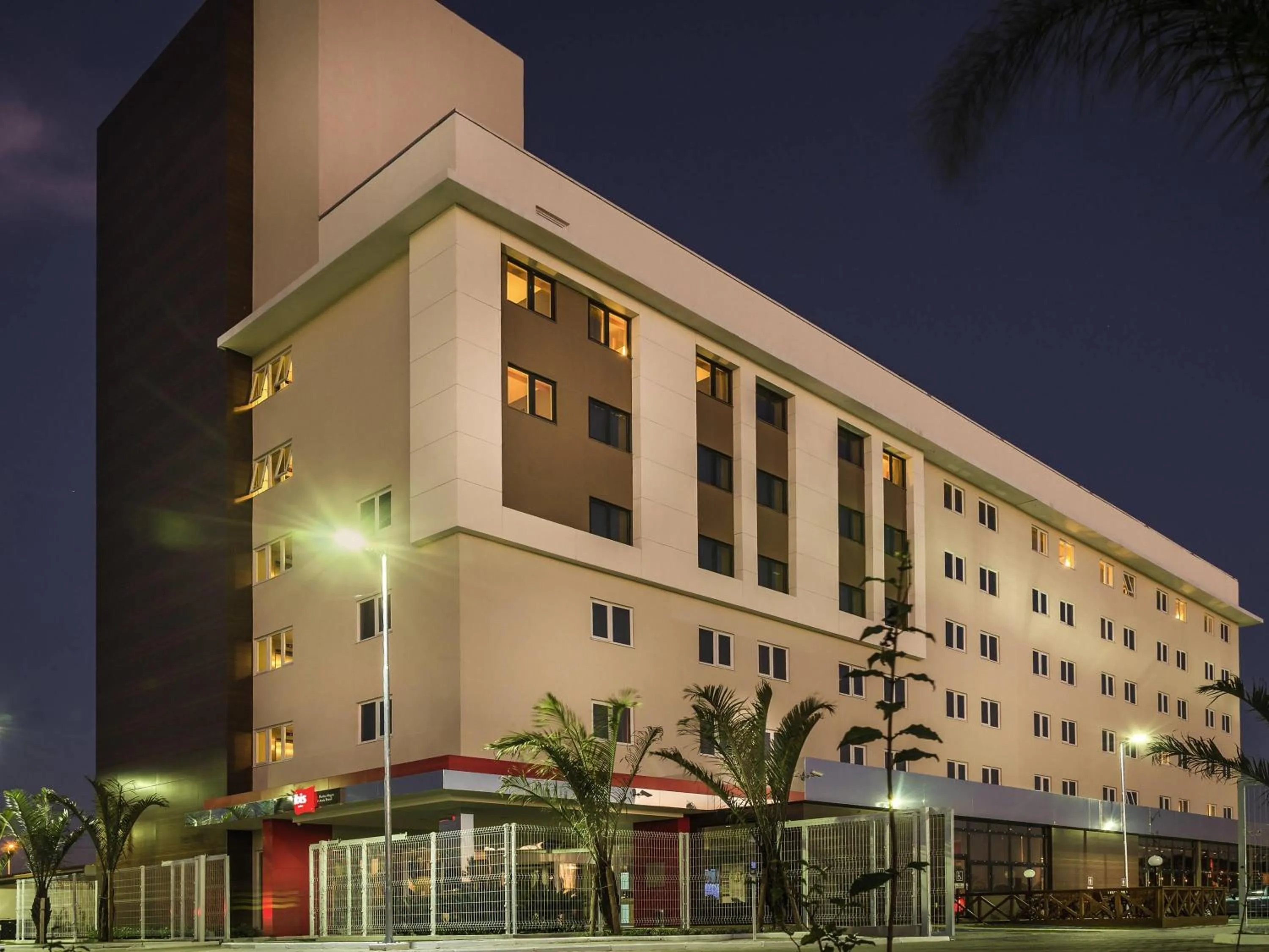 Property building in Ibis Porto Alegre Assis Brasil