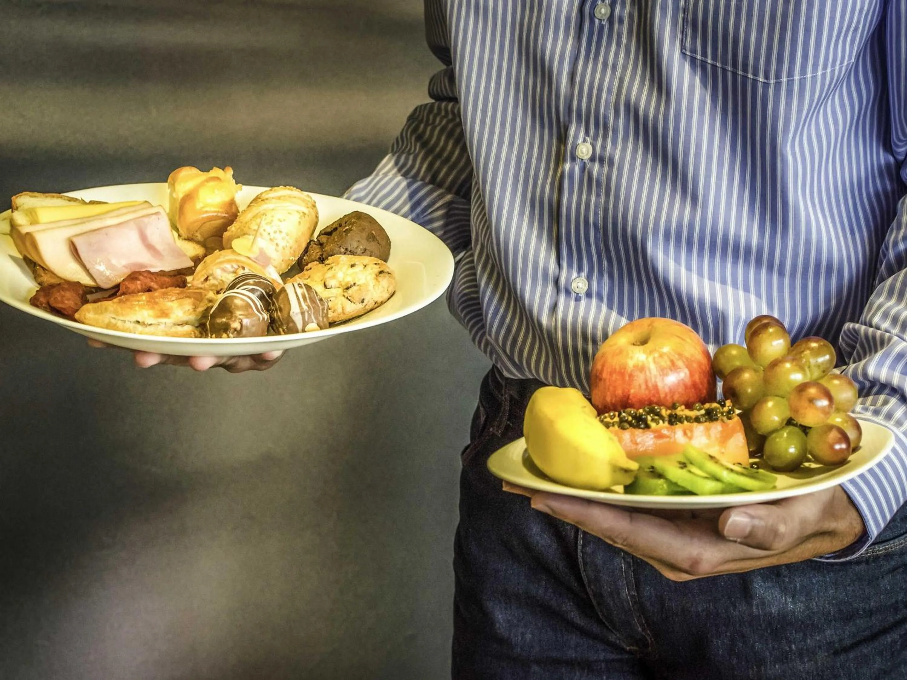 Restaurant/places to eat in Ibis Porto Alegre Assis Brasil