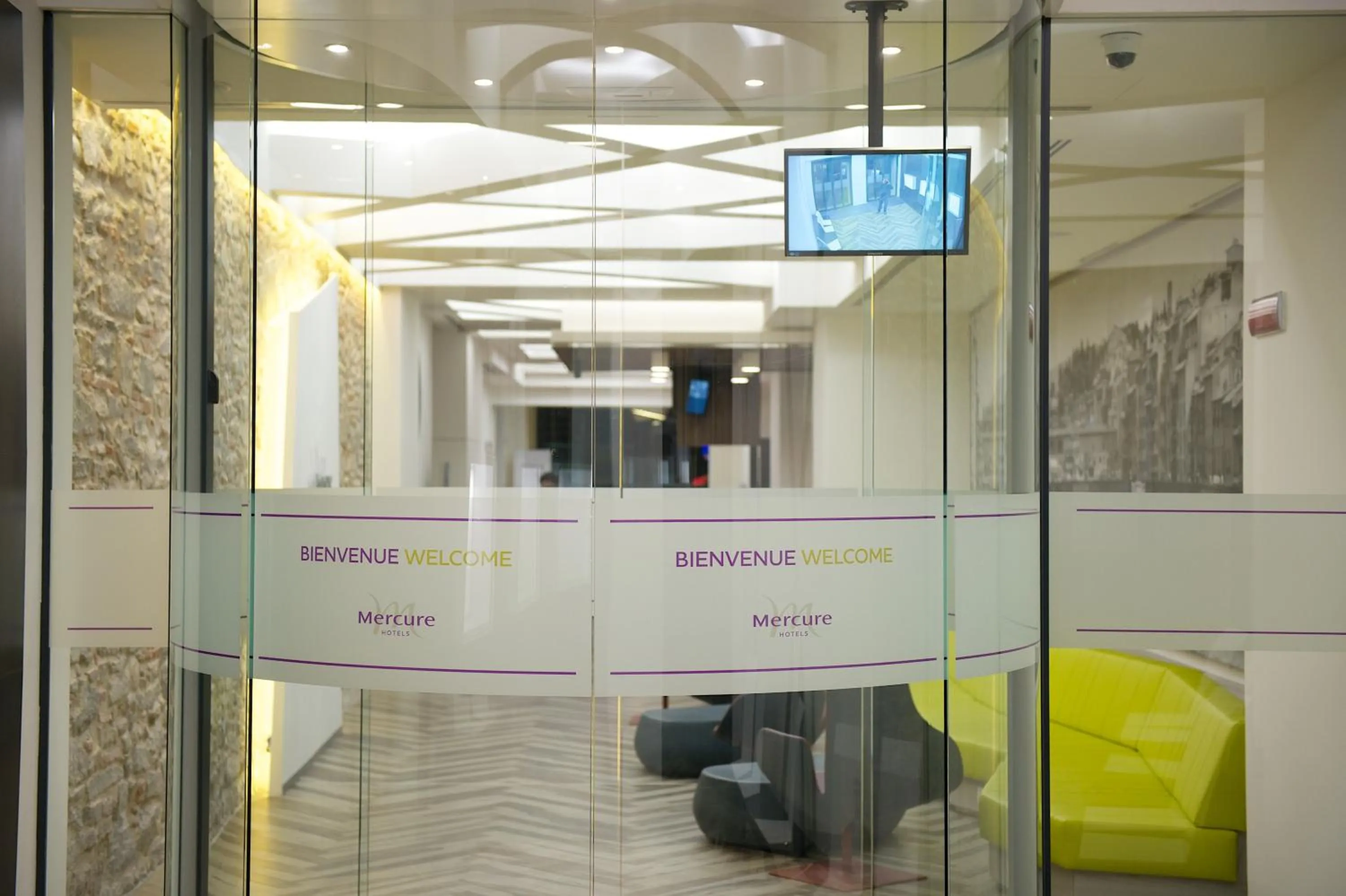 Lobby or reception in Mercure Firenze Centro