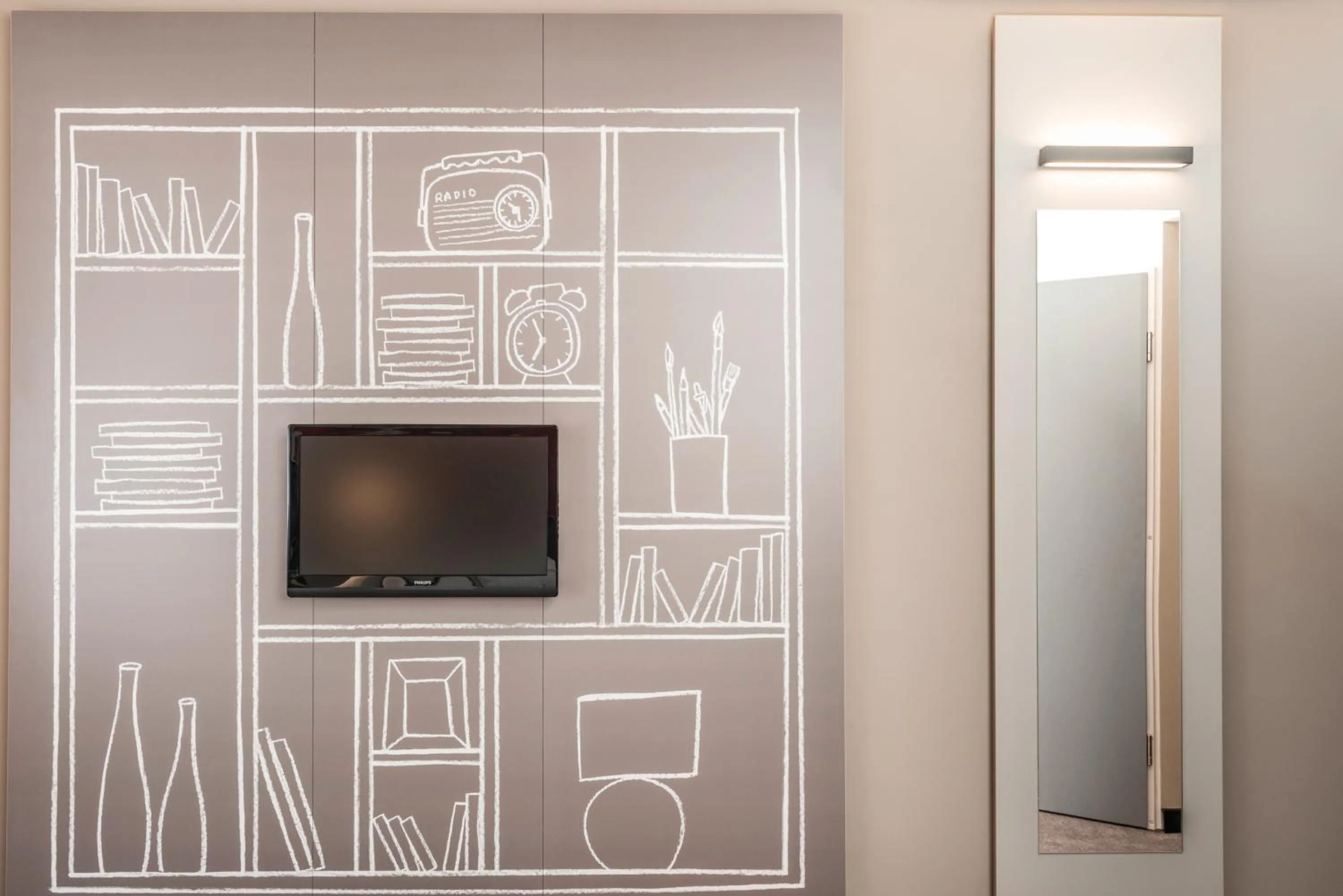 Photo of the whole room in Ibis Berlin Hauptbahnhof