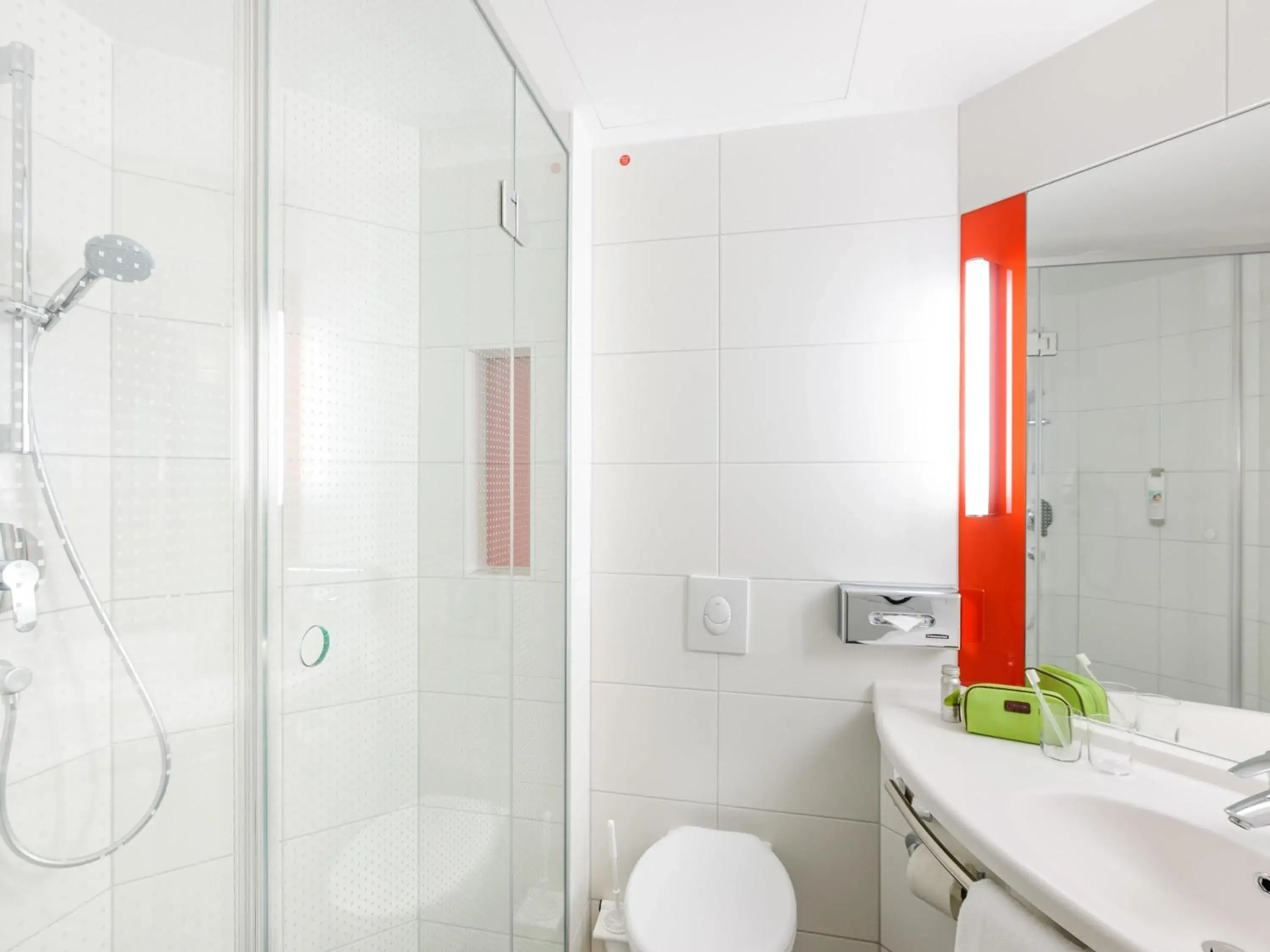 Family Double Room with Sofa Bed in Ibis Berlin Hauptbahnhof Family Double Room with Sofa Bed in Ibis Berlin Hauptbahnhof