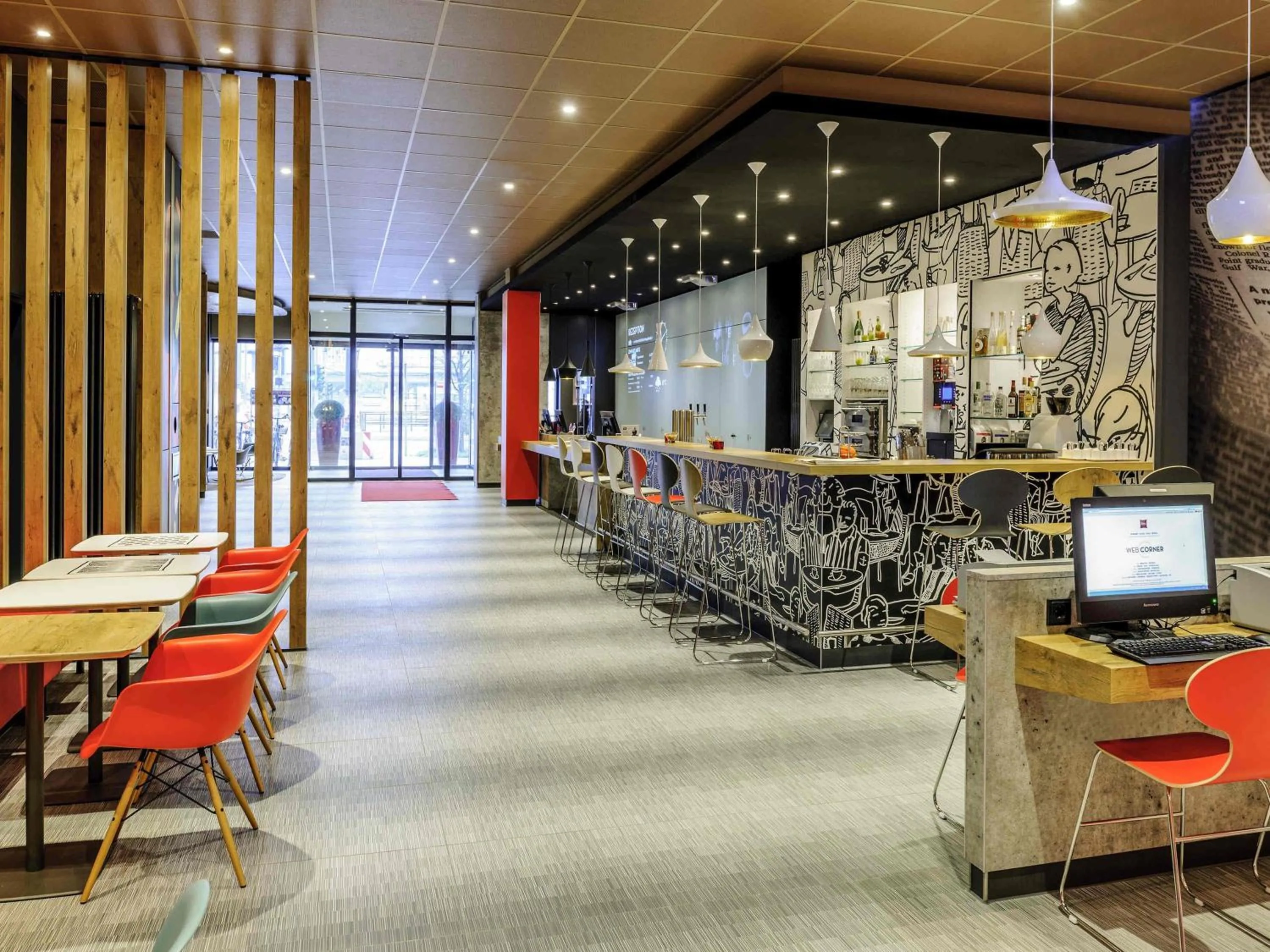 Bedroom in Ibis Berlin Hauptbahnhof