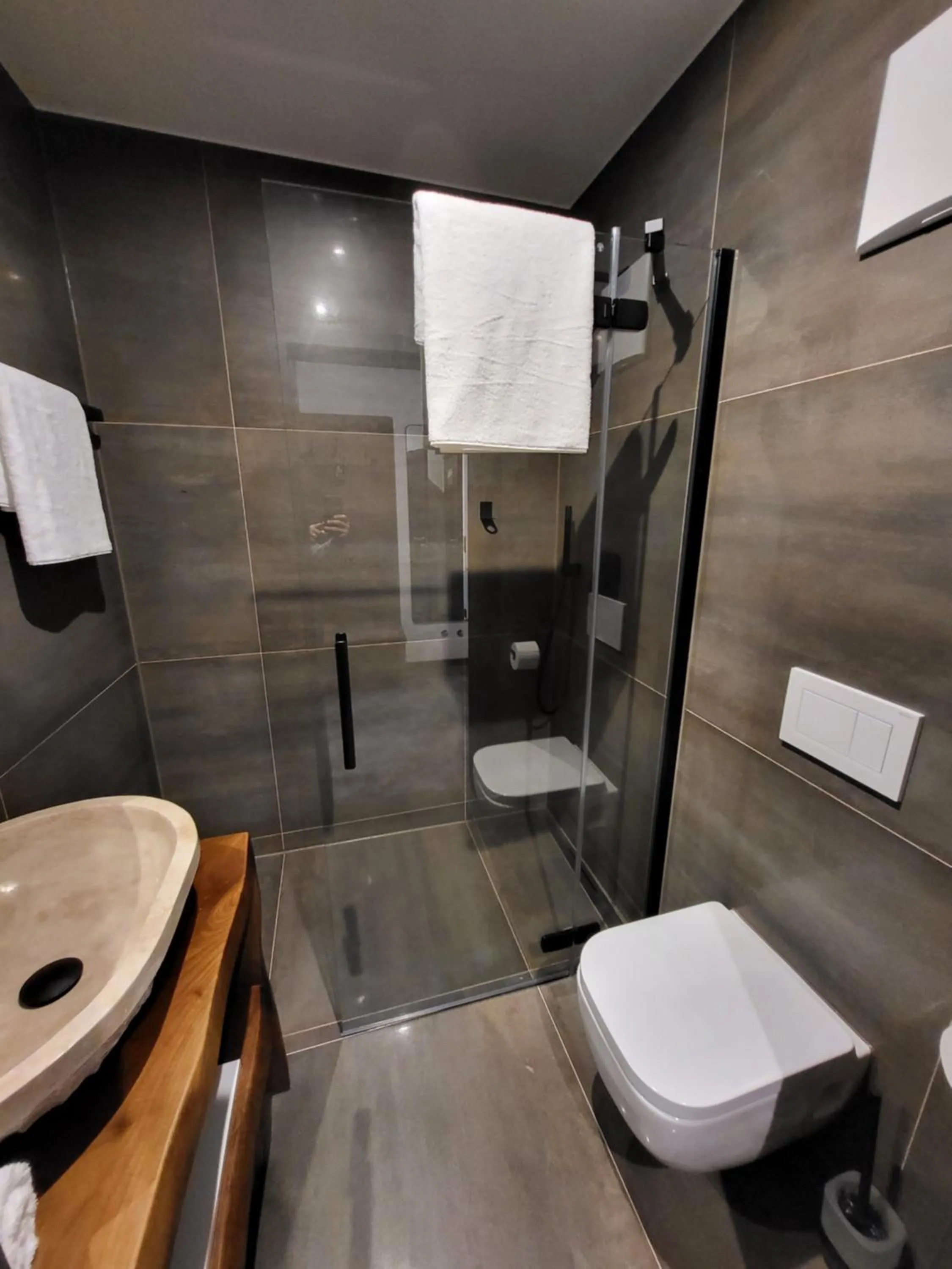 Shower in JG Hotel Antoniergasse