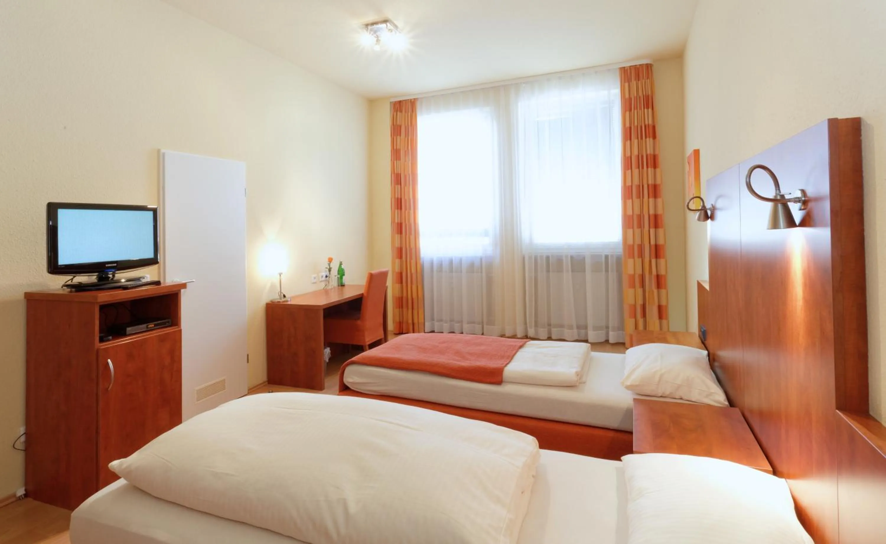 Bedroom, Bed in Hotel Alte Fabrik