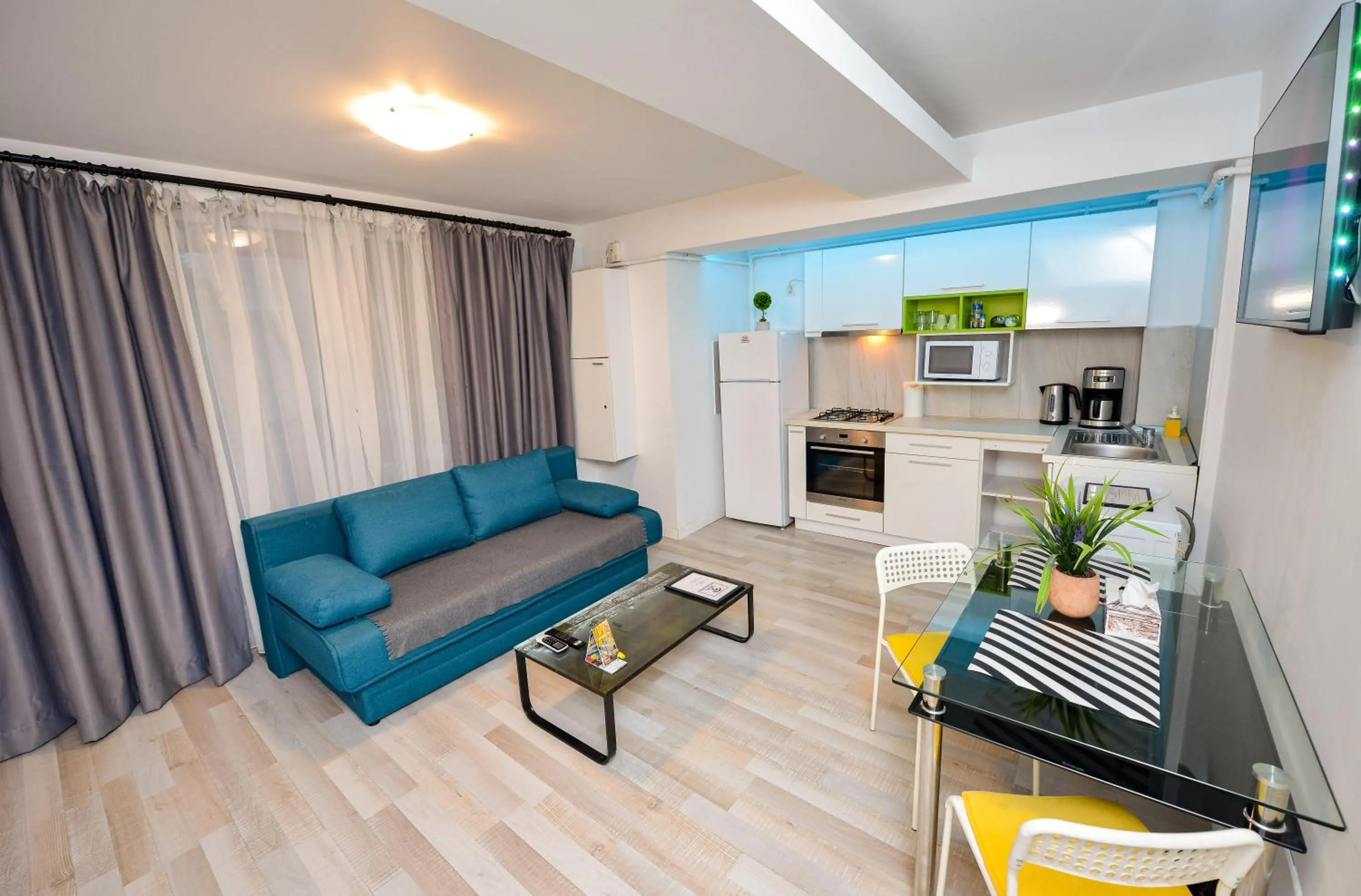 One-Bedroom Apartment with Balcony in City Center Suite With Terrace