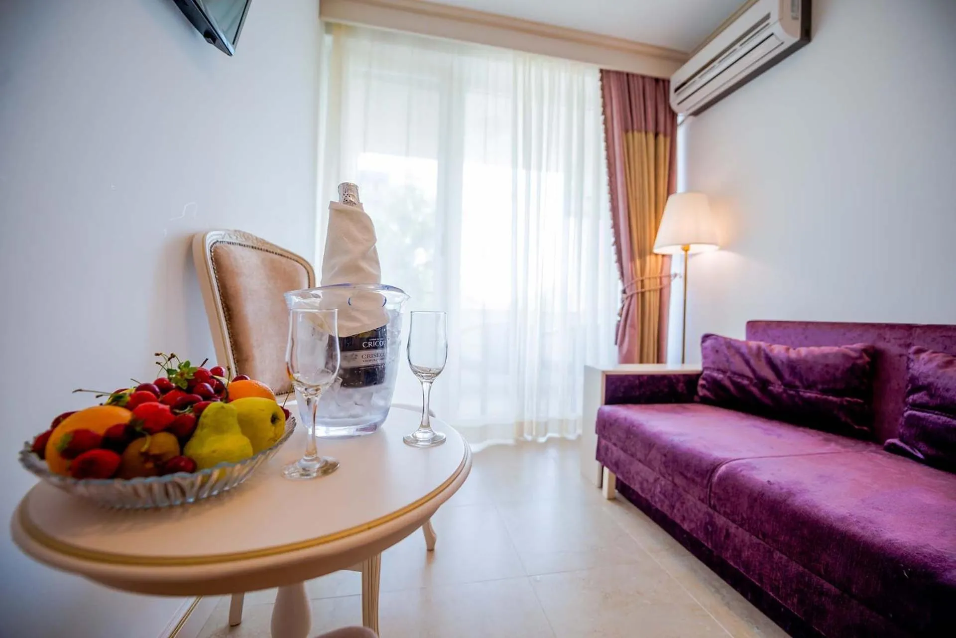 TV and multimedia in Hotel Sulina International