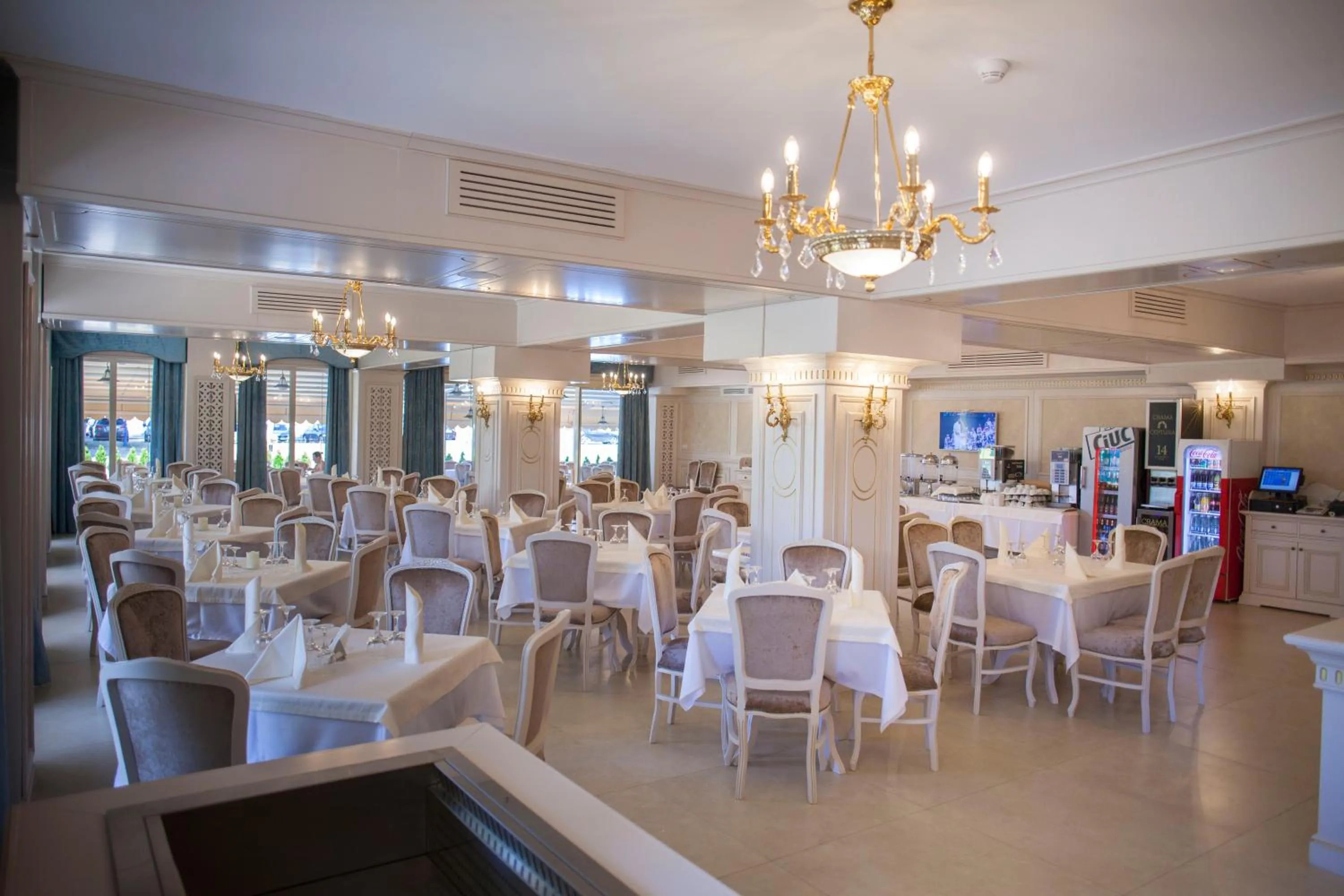 Restaurant/places to eat in Hotel Sulina International