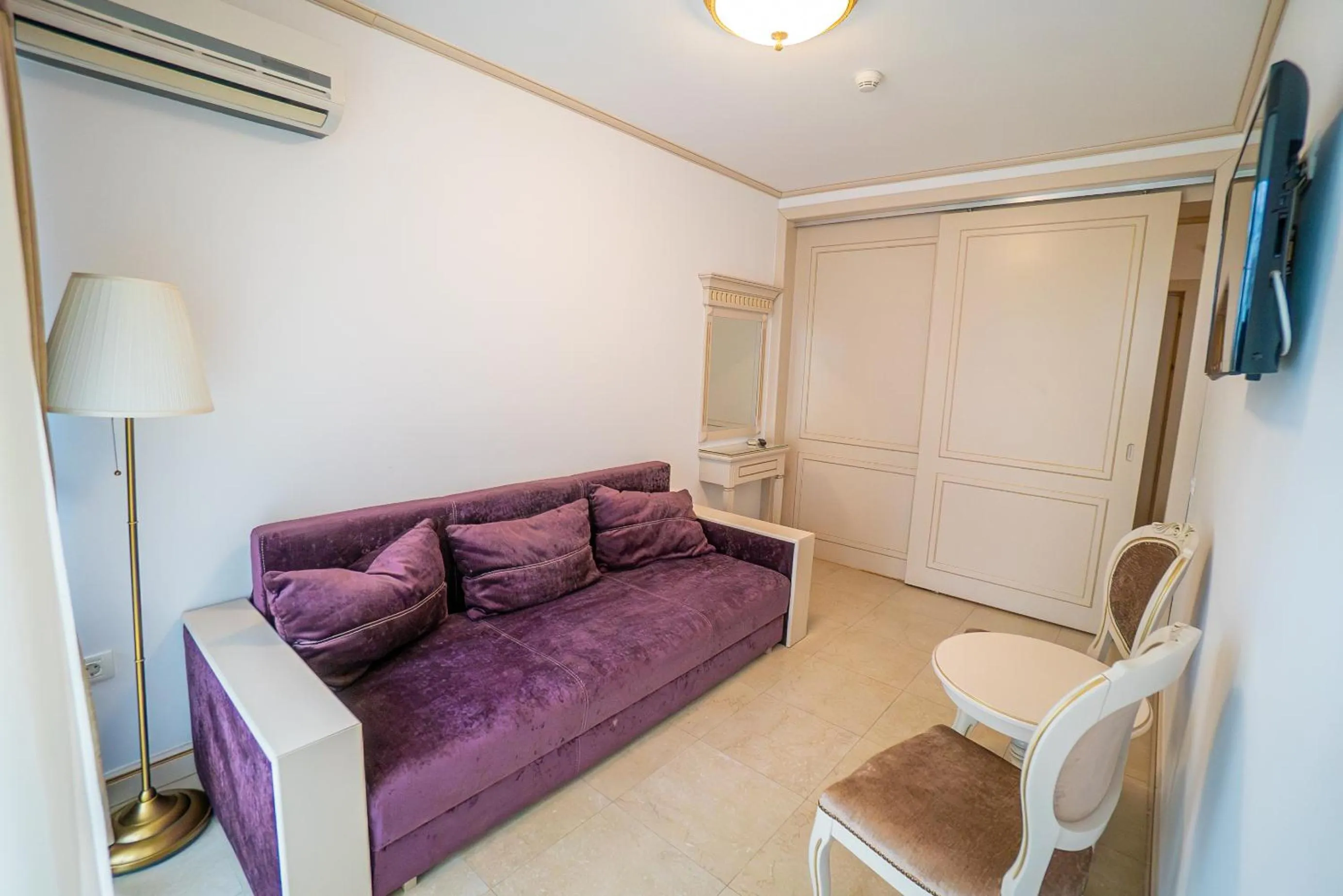 TV and multimedia in Hotel Sulina International