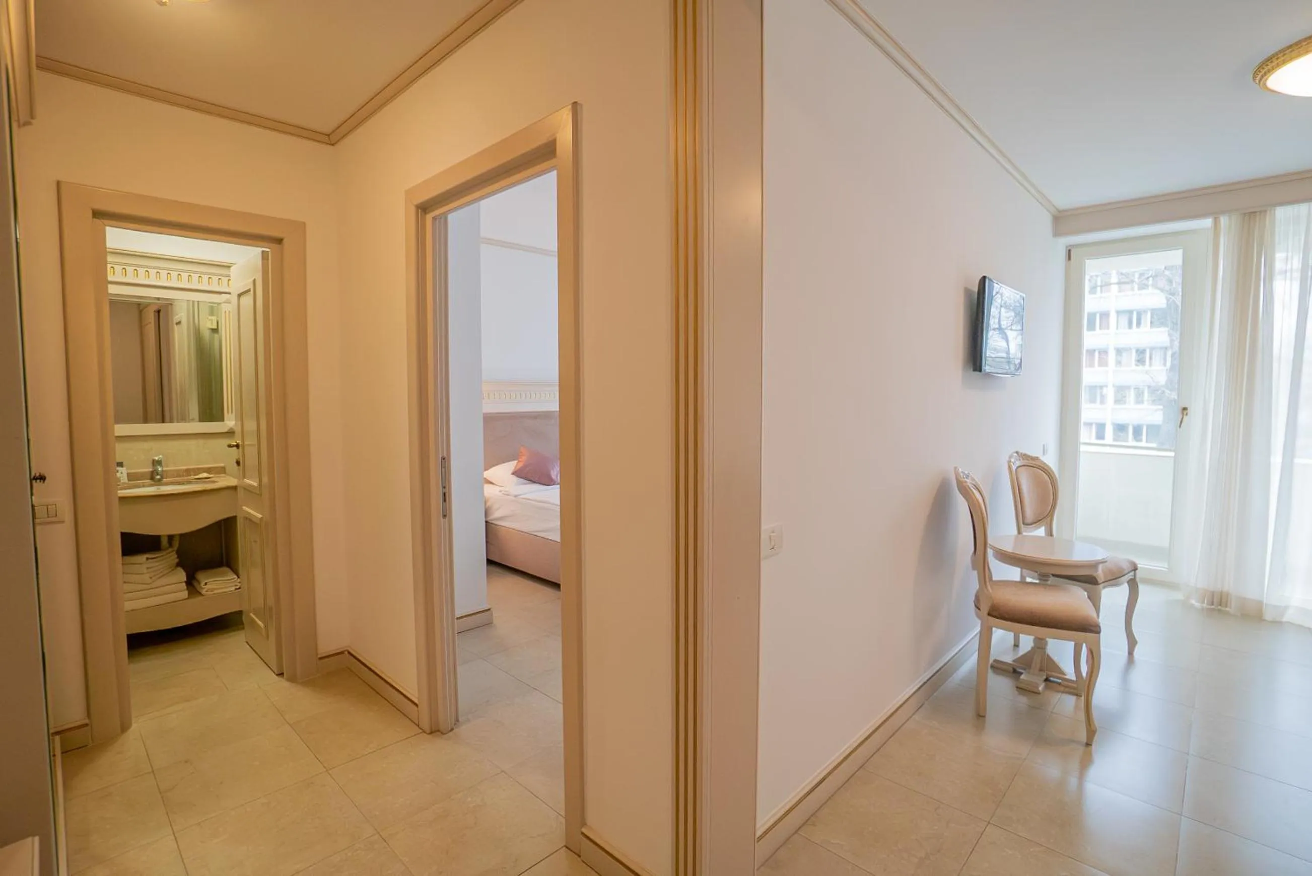 Toilet, Bed in Hotel Sulina International