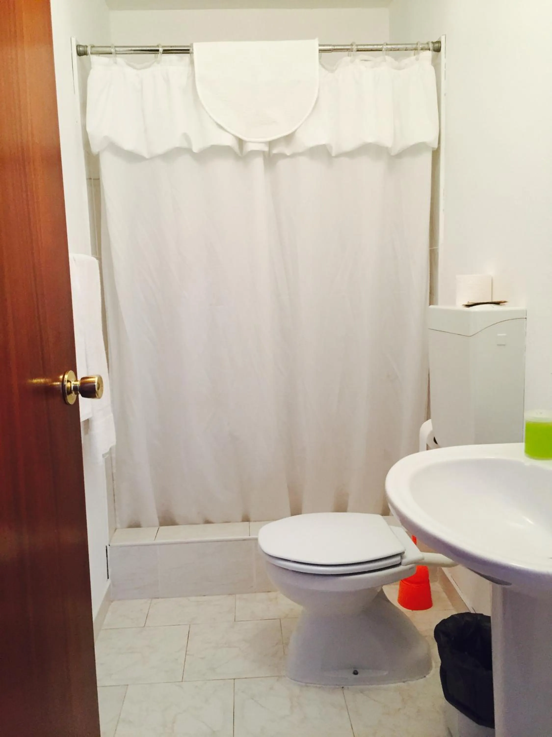 Toilet in Residencias Varadouro