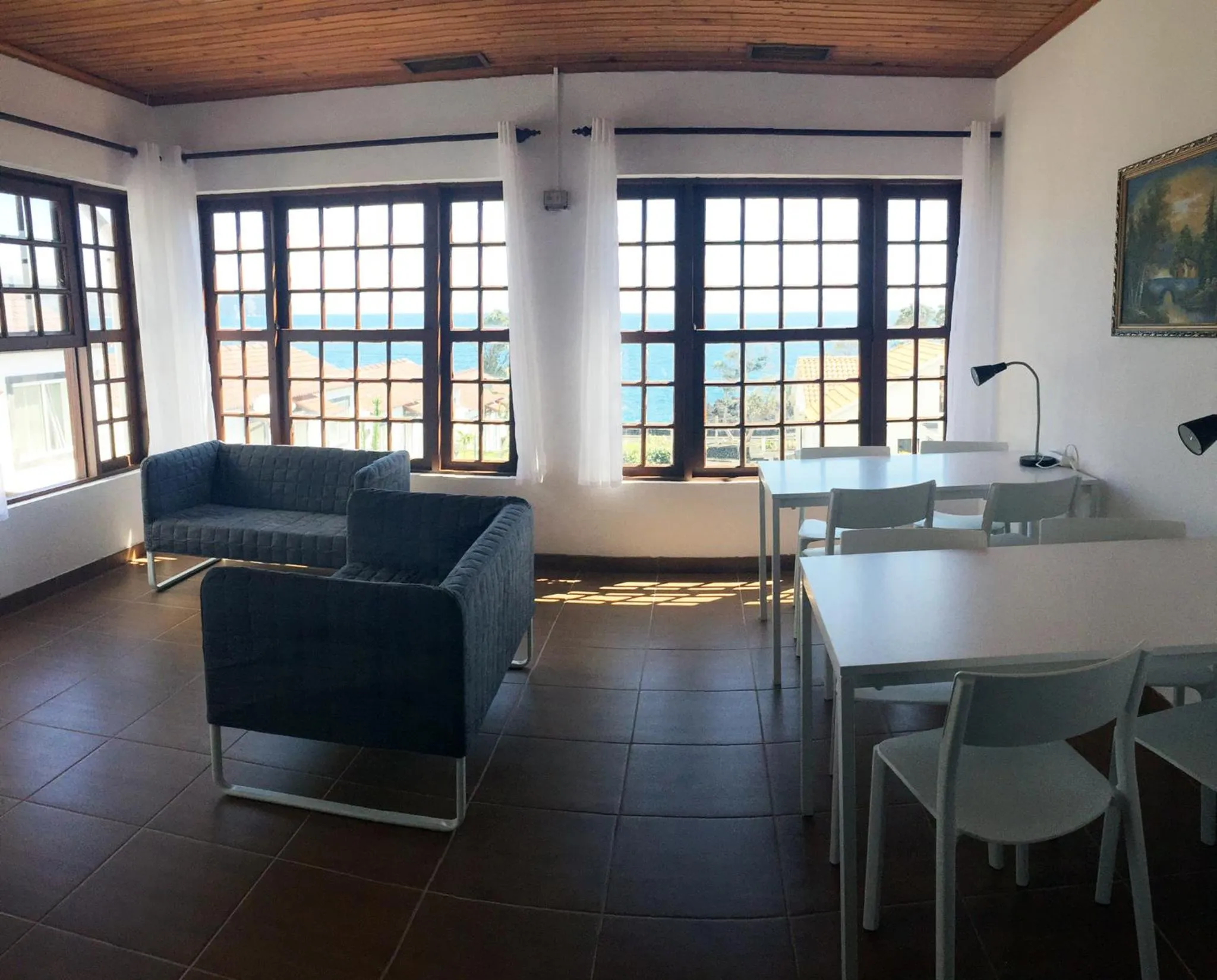 Communal lounge/ TV room in Residencias Varadouro